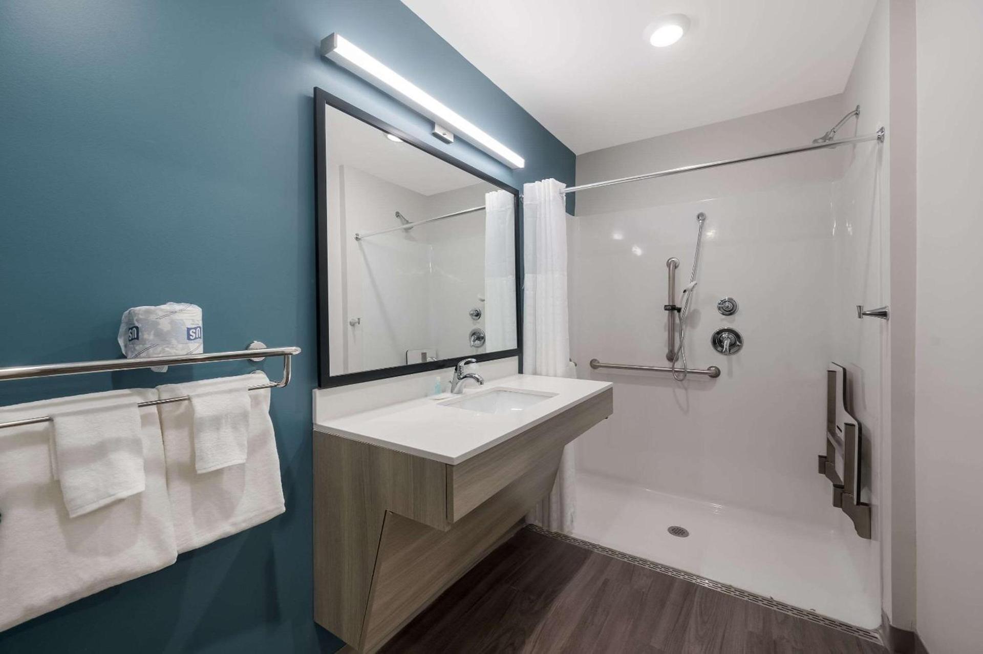 WoodSpring Suites Wixom - Novi photo 17