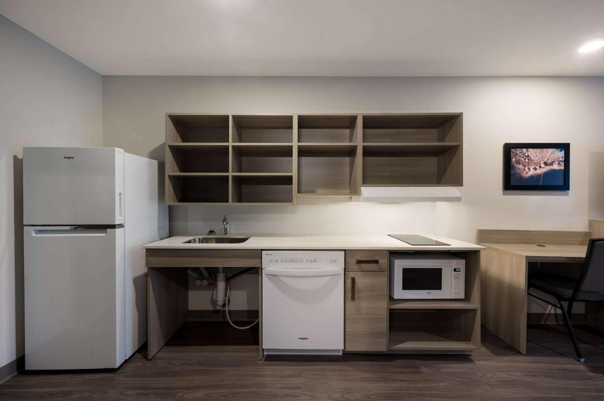 WoodSpring Suites Wixom - Novi photo 9