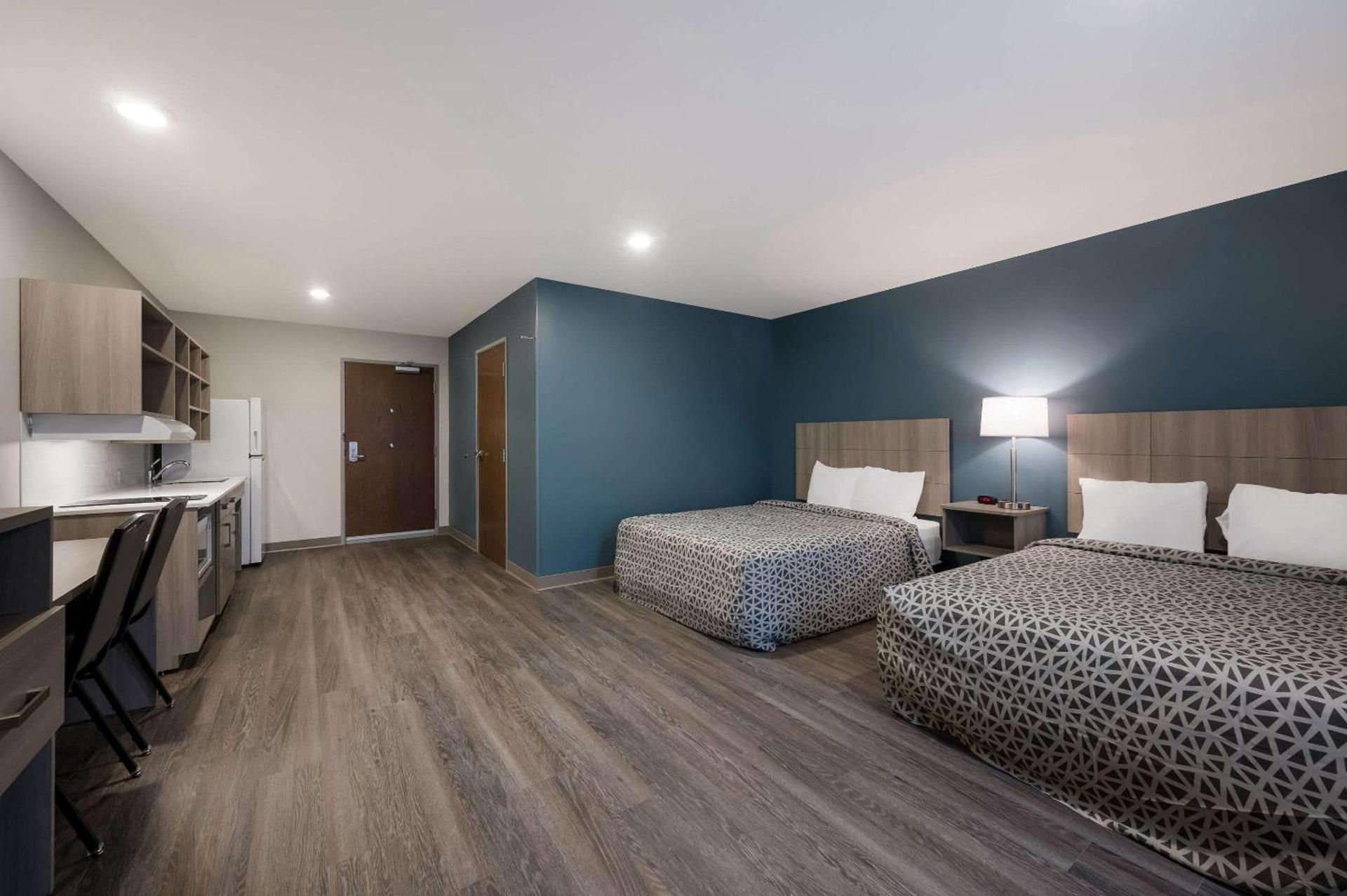 WoodSpring Suites Wixom - Novi photo 11