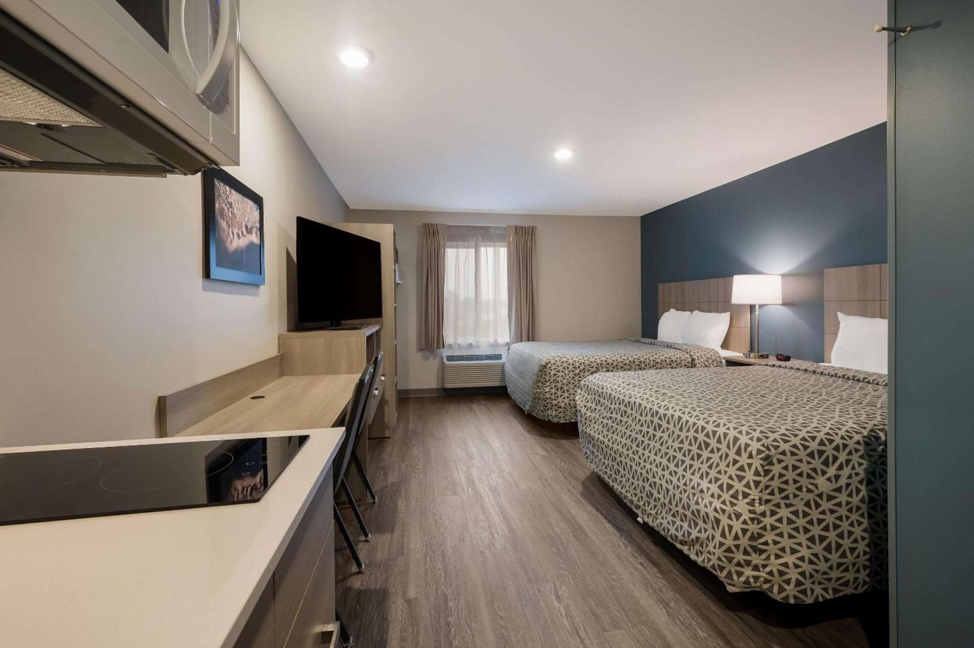 WoodSpring Suites Wixom - Novi photo 3