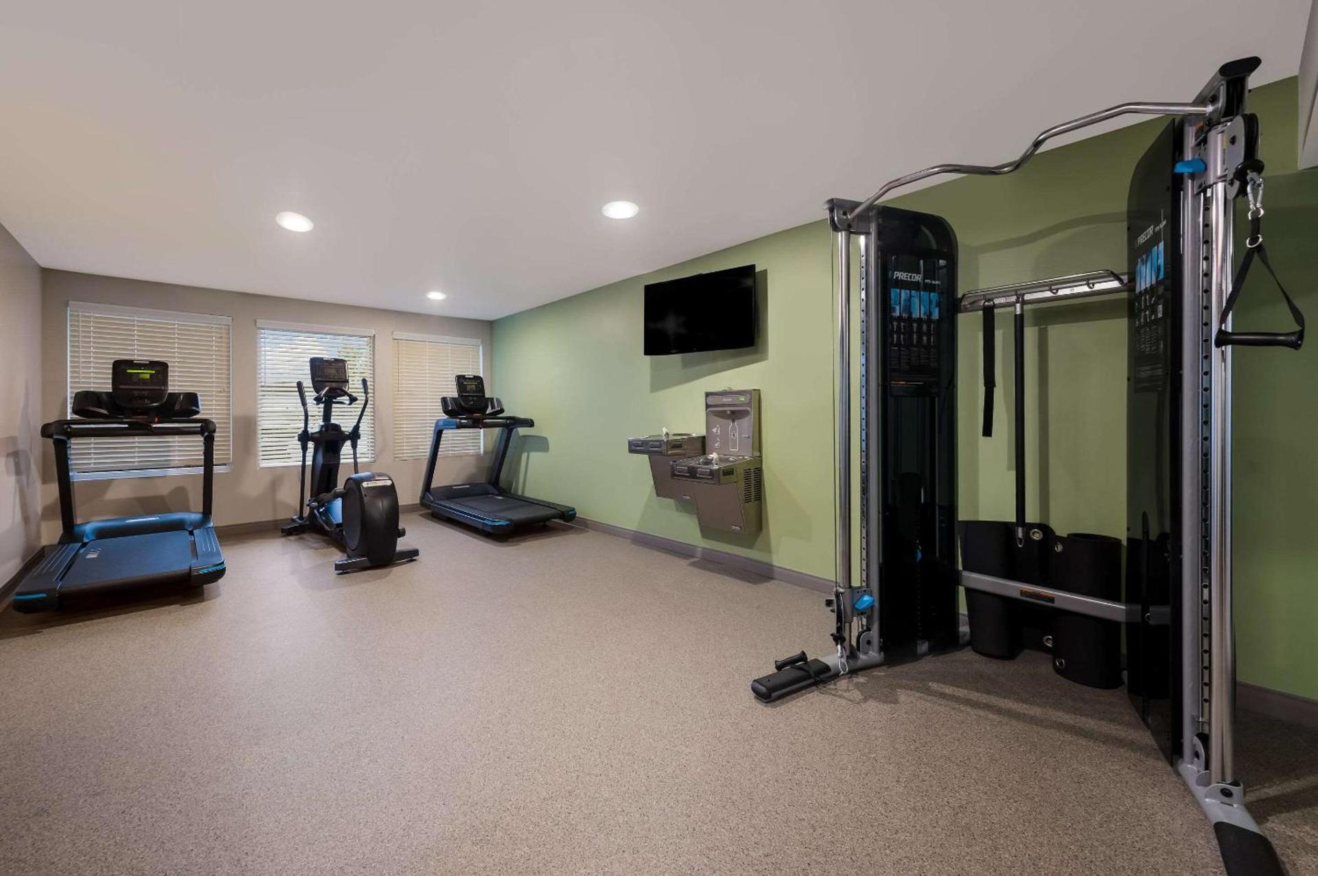 WoodSpring Suites Wixom - Novi photo 23