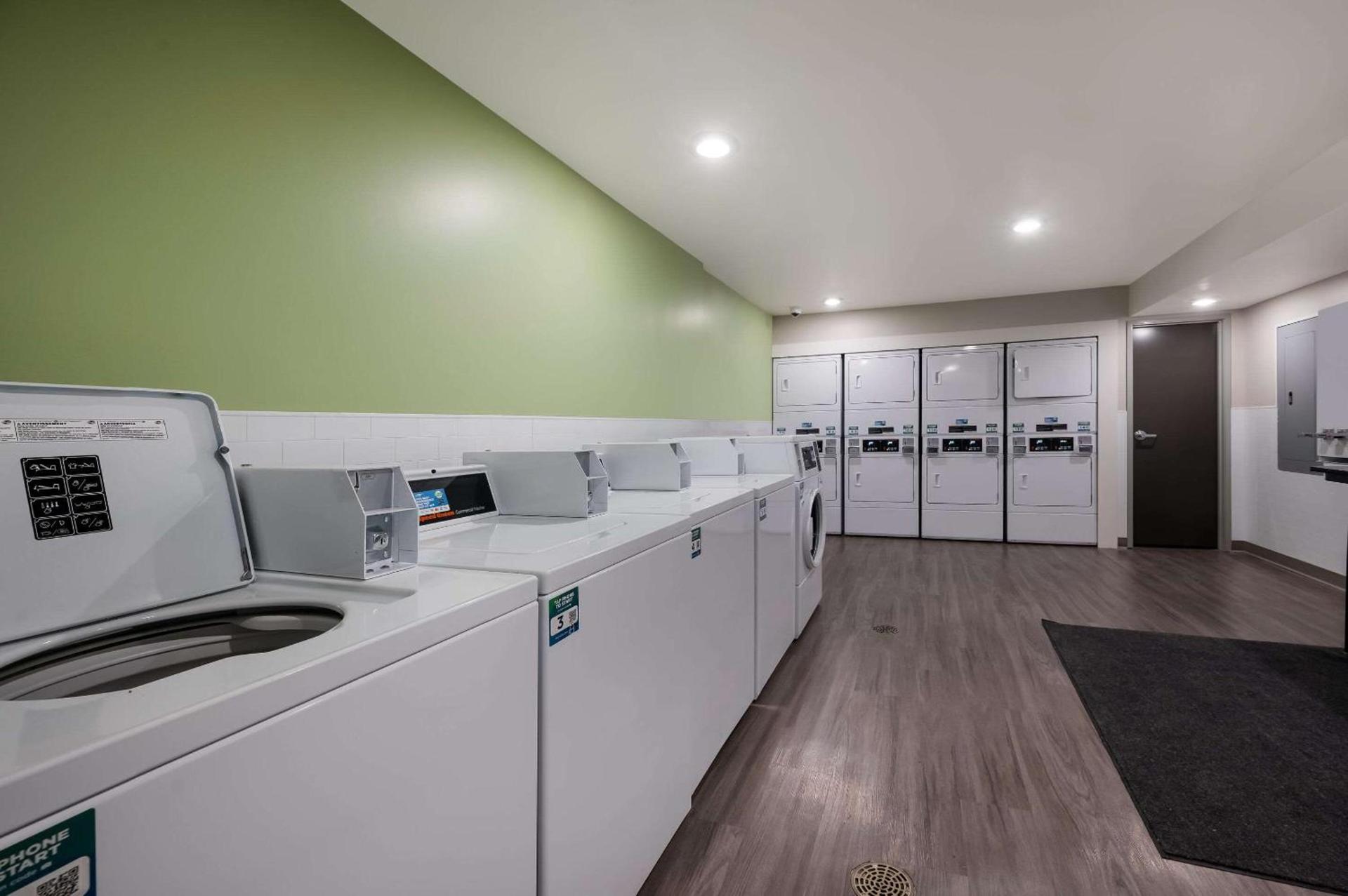 WoodSpring Suites Wixom - Novi photo 24