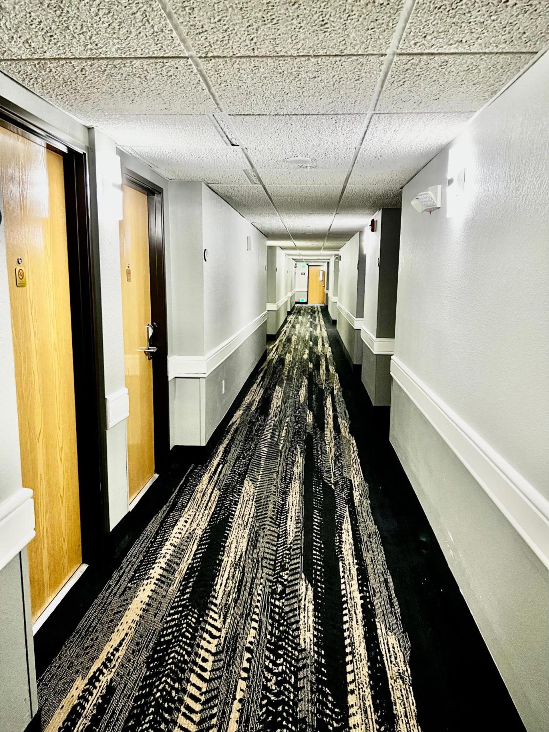 AmericInn by Wyndham Shakopee Near Canterbury Park photo 33