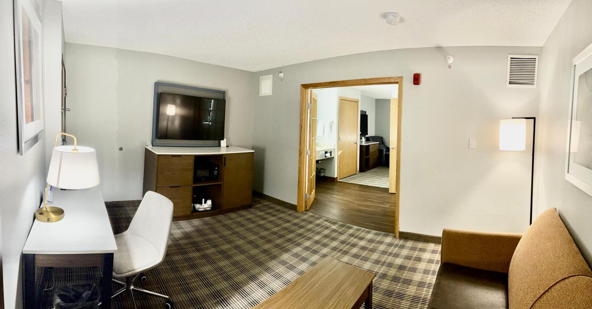AmericInn by Wyndham Shakopee Near Canterbury Park photo 36