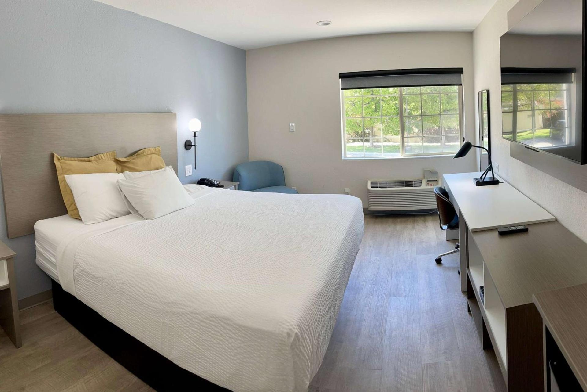 Days Inn by Wyndham Arlington photo 4