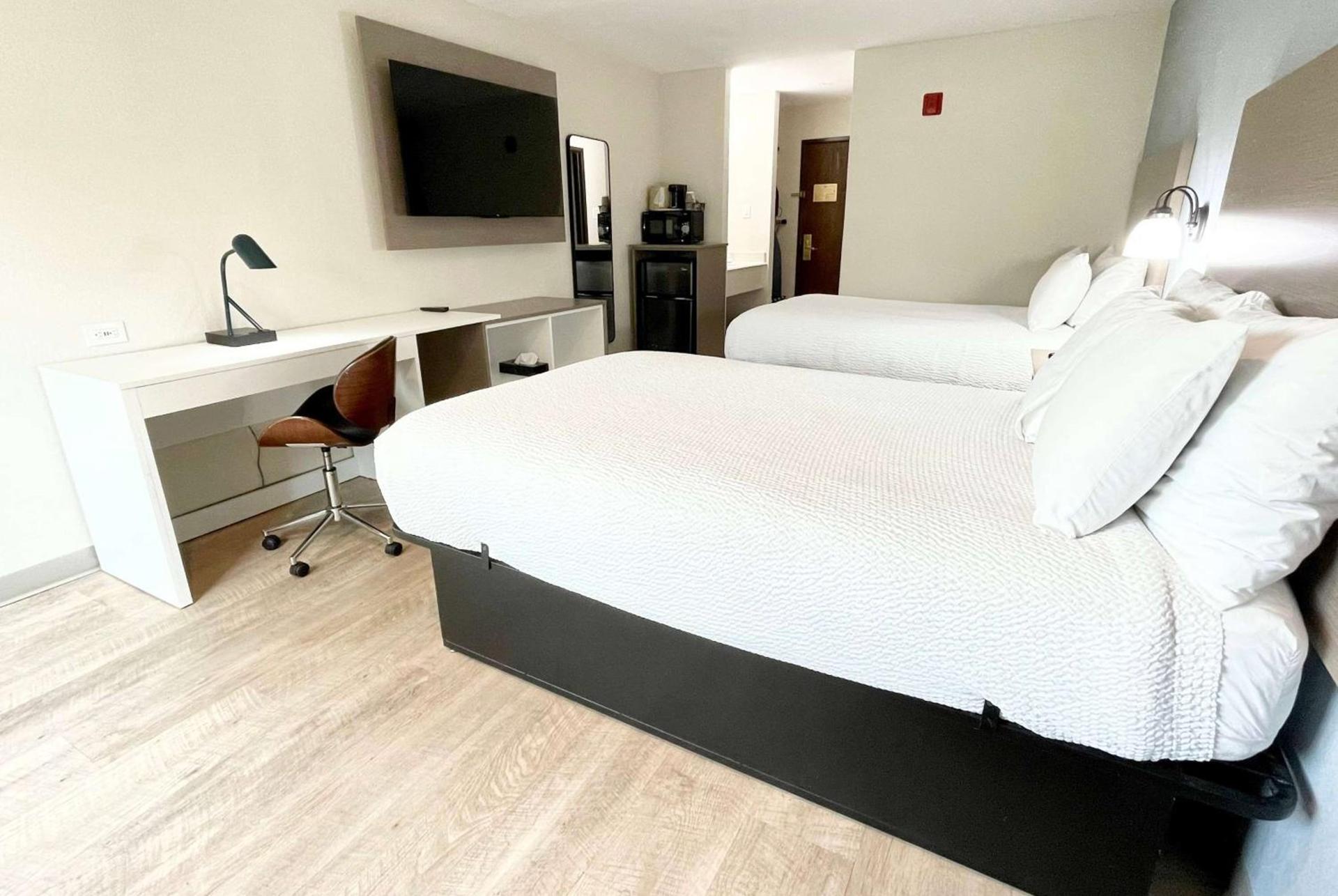 Days Inn by Wyndham Arlington photo 34