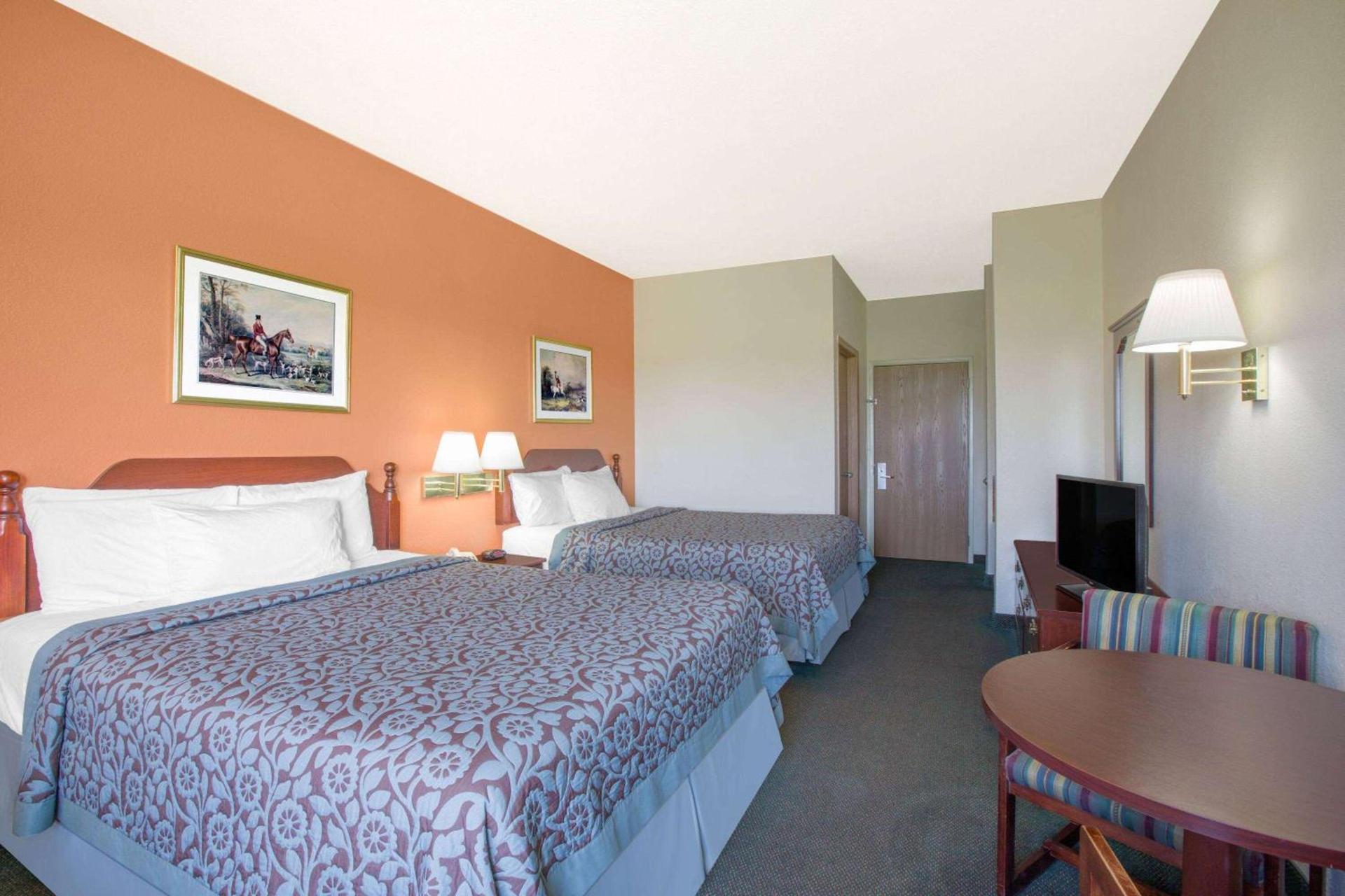 Days Inn by Wyndham Butler photo 7