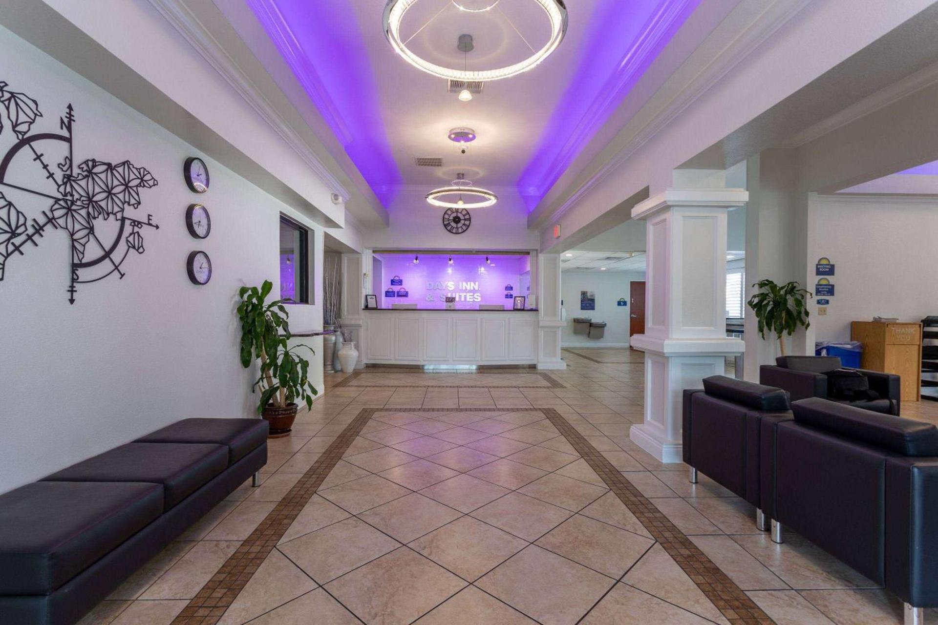 Days Inn & Suites by Wyndham Lakeland photo 5