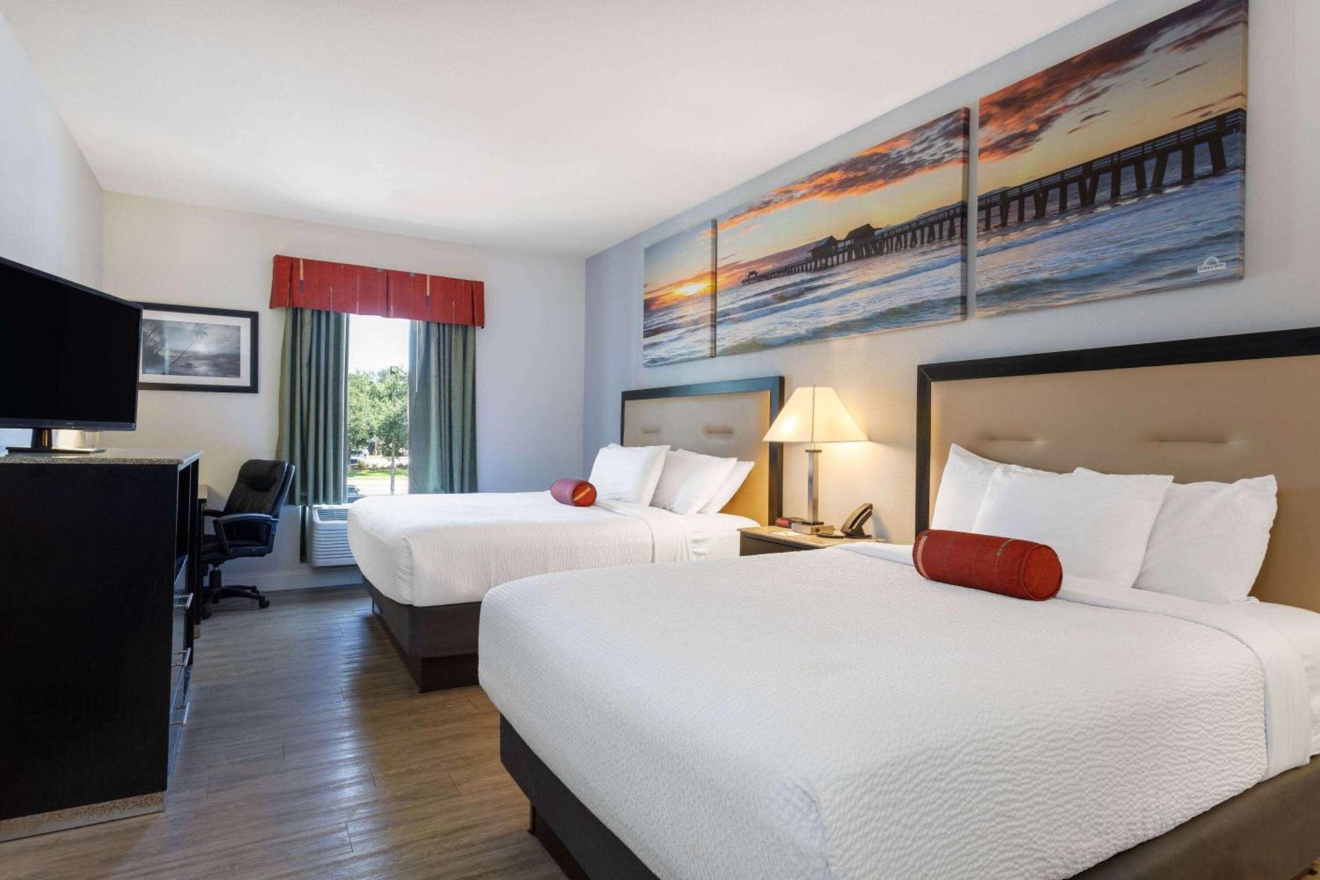 Days Inn & Suites by Wyndham Lakeland photo 13