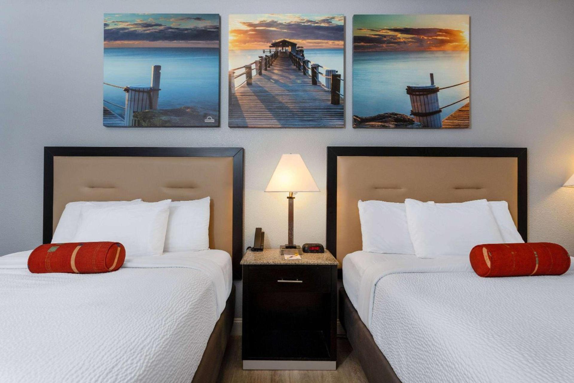 Days Inn & Suites by Wyndham Lakeland photo 18