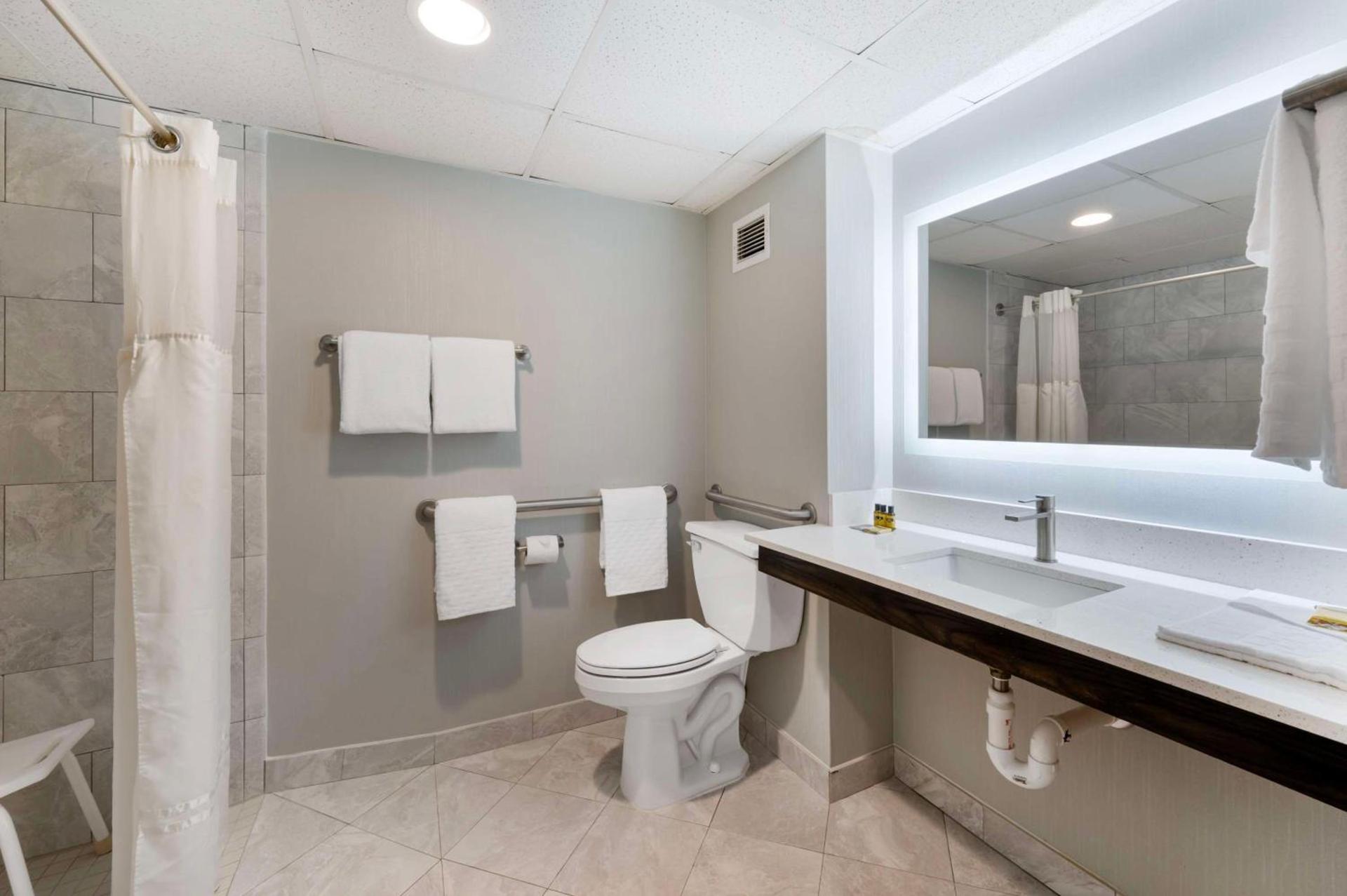 Best Western Plus Alexandria Fort Belvoir photo 29