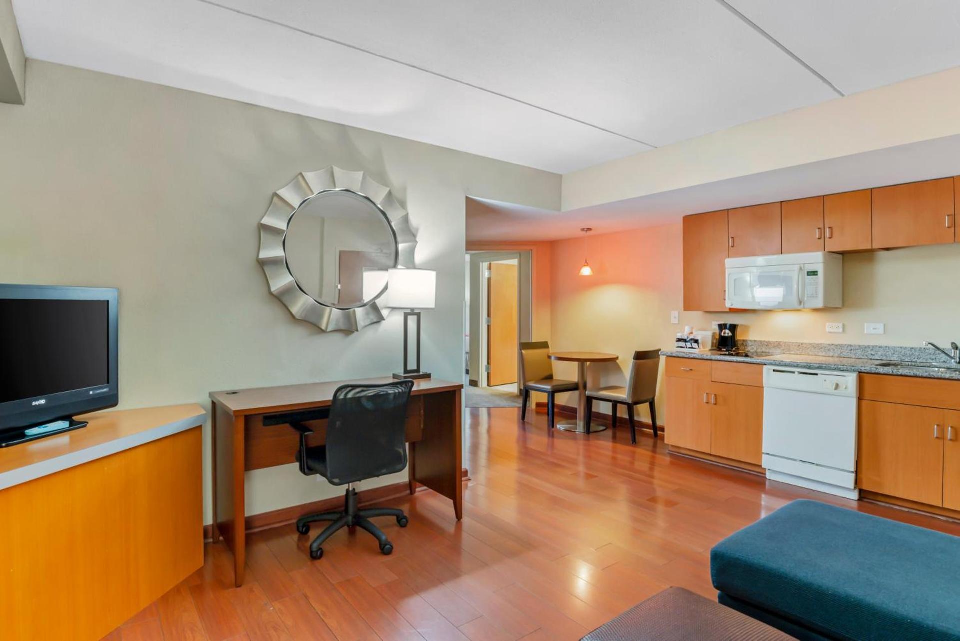 Comfort Suites At Virginia Center Commons photo 89
