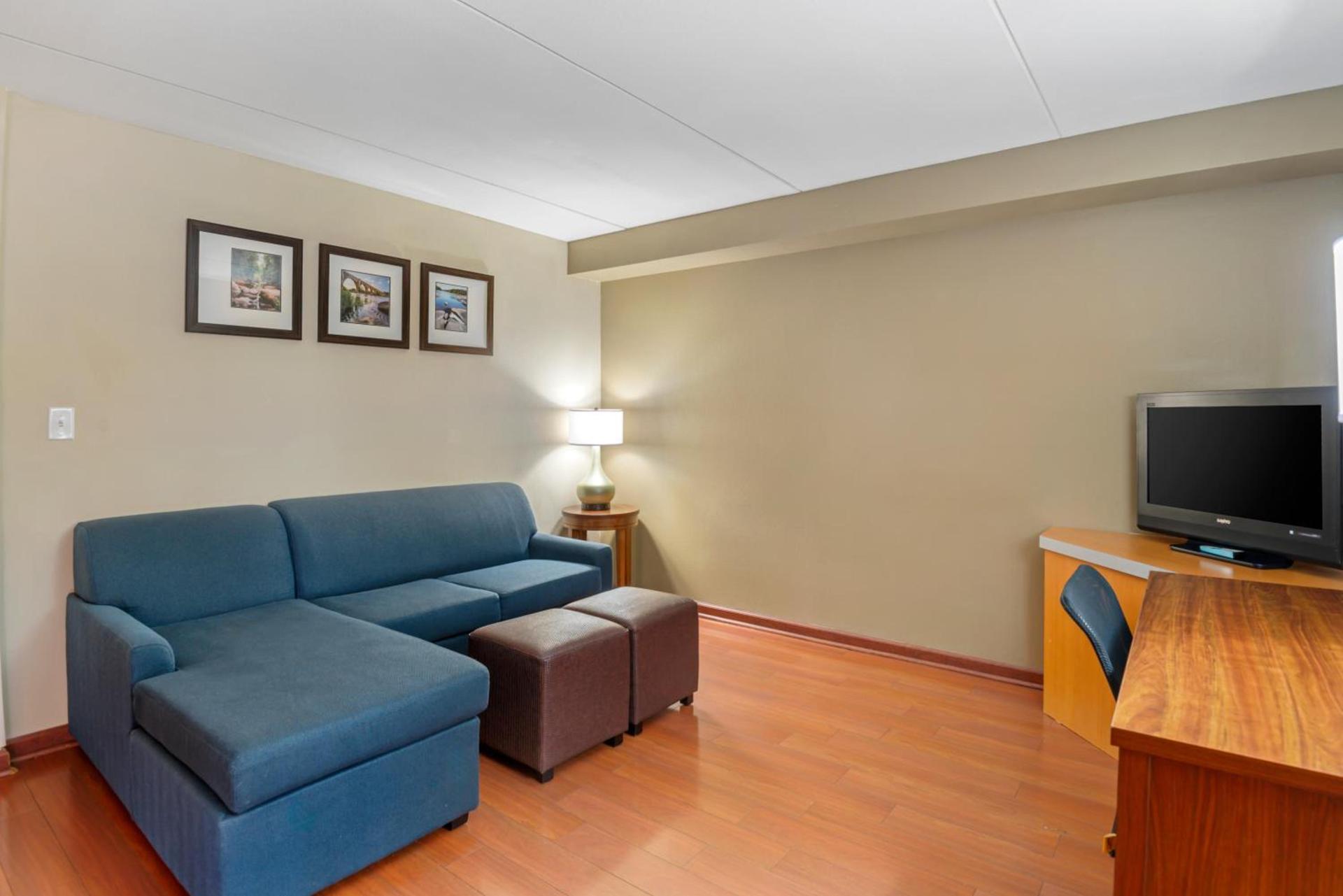 Comfort Suites At Virginia Center Commons photo 50