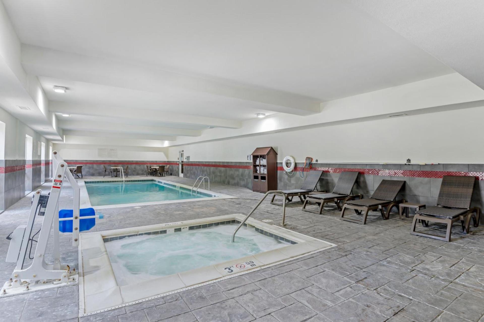 Comfort Suites At Virginia Center Commons photo 59