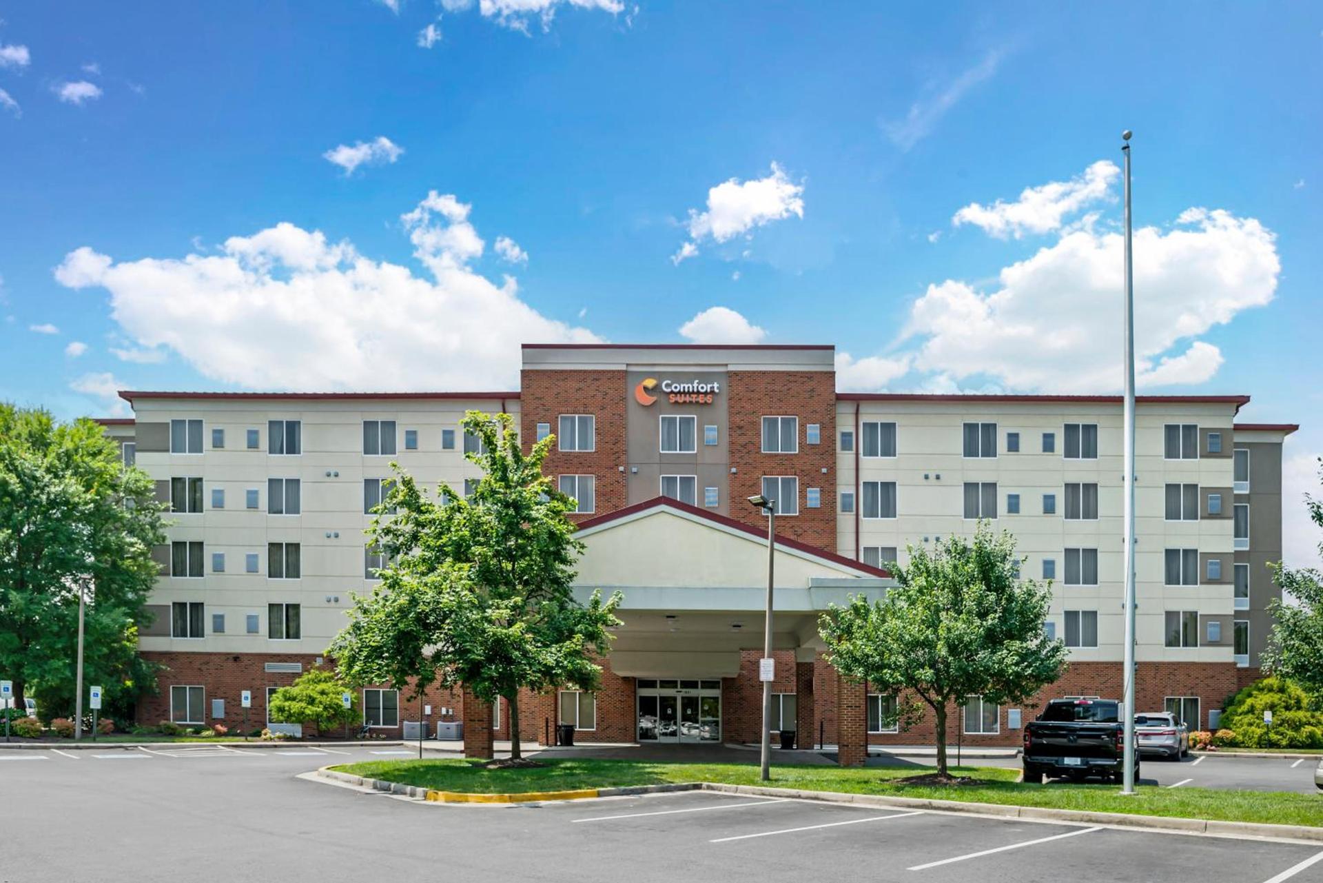 Comfort Suites At Virginia Center Commons photo 82