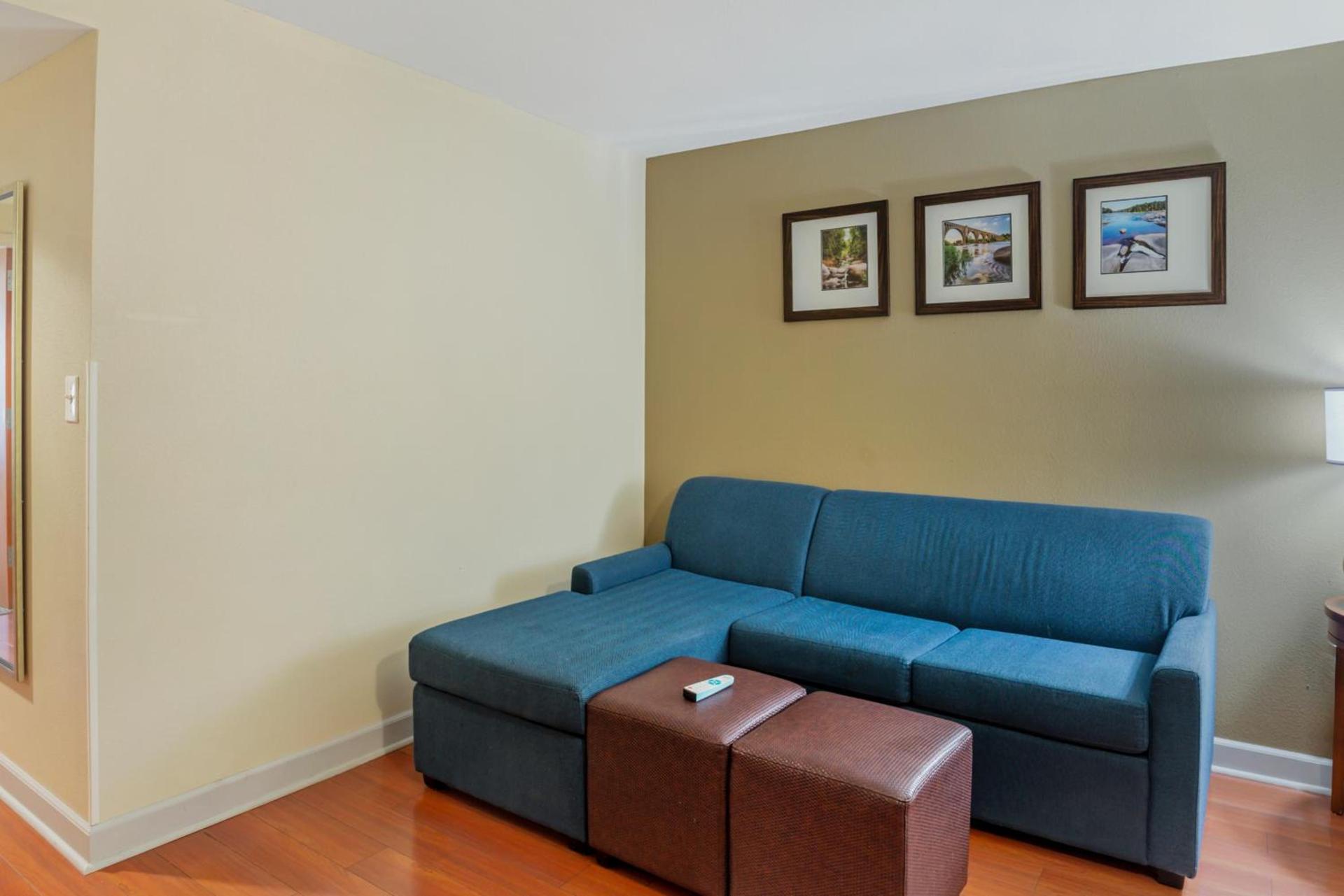 Comfort Suites At Virginia Center Commons photo 58