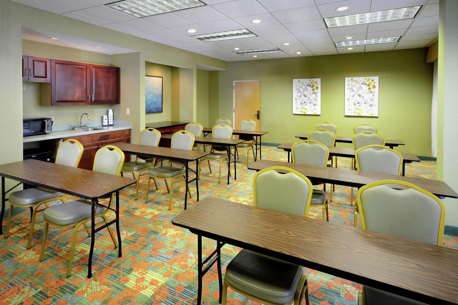 Hampton Inn Martinsville photo 43