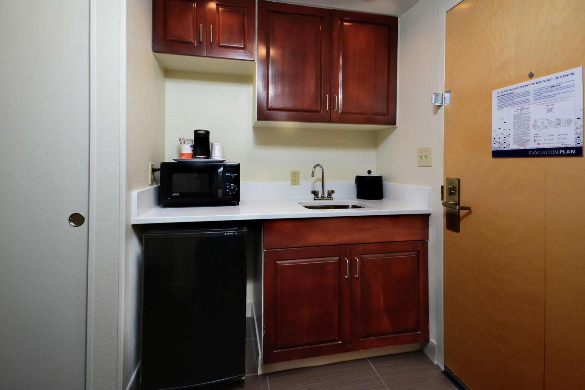 Hampton Inn Martinsville photo 44