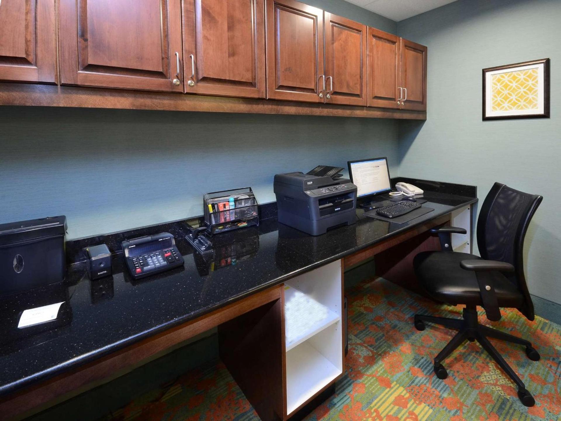 Hampton Inn Martinsville photo 46