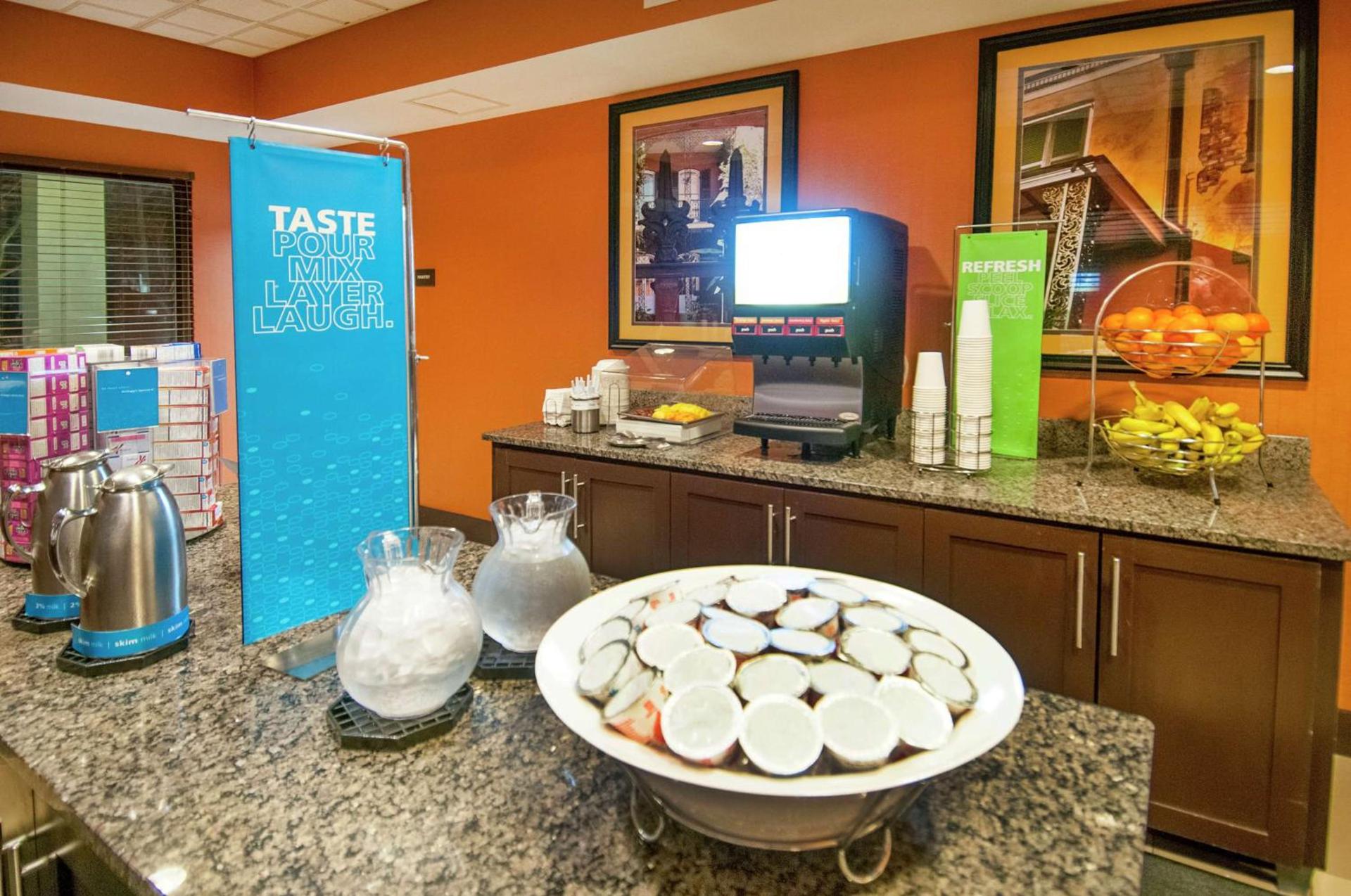 Hampton Inn Metairie photo 11