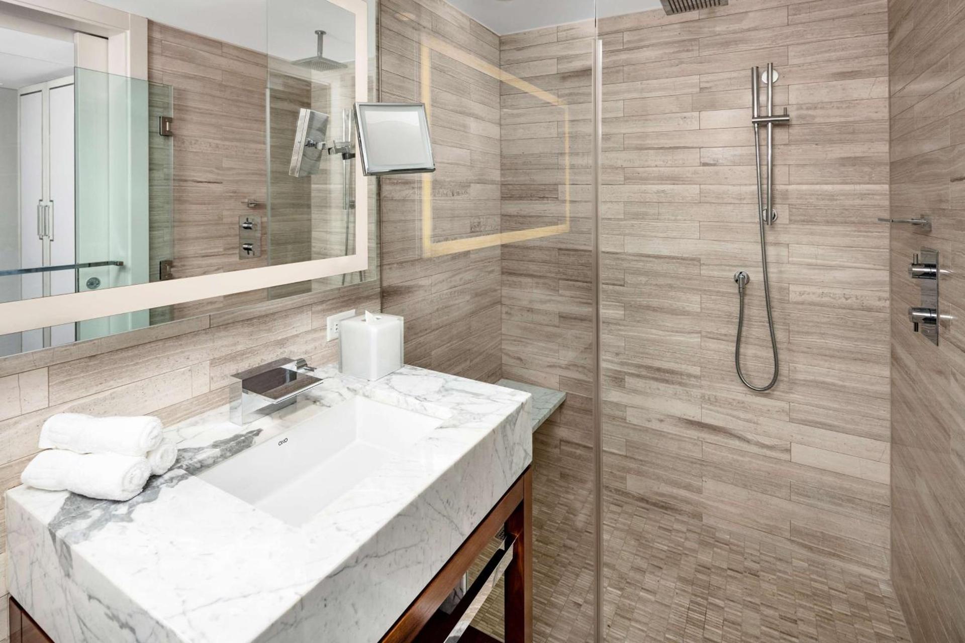 Hilton Club The Quin New York photo 33
