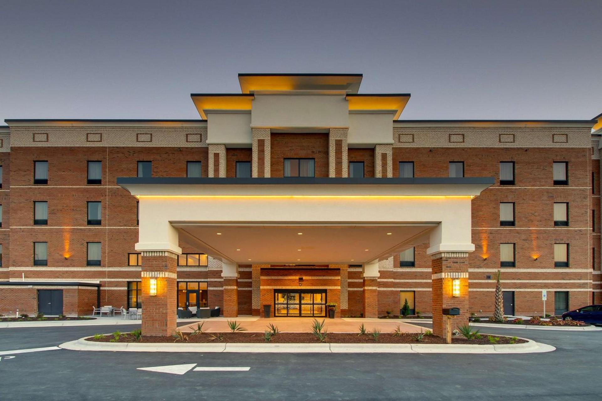 Hampton Inn Sneads Ferry Topsail Beach — hotel in Sneads Ferry
