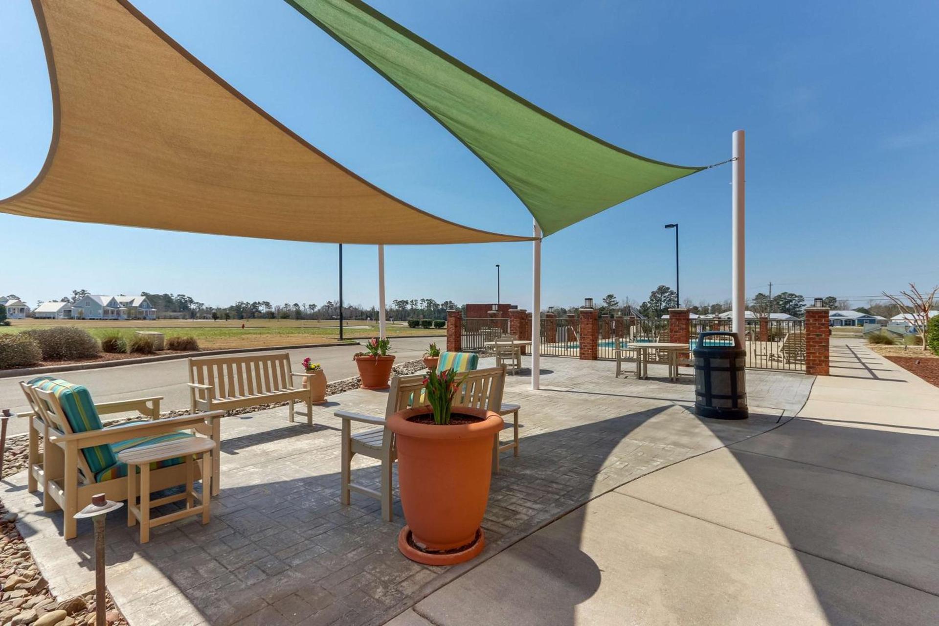 Hampton Inn and Suites Swansboro Near Camp Lejeune photo 2