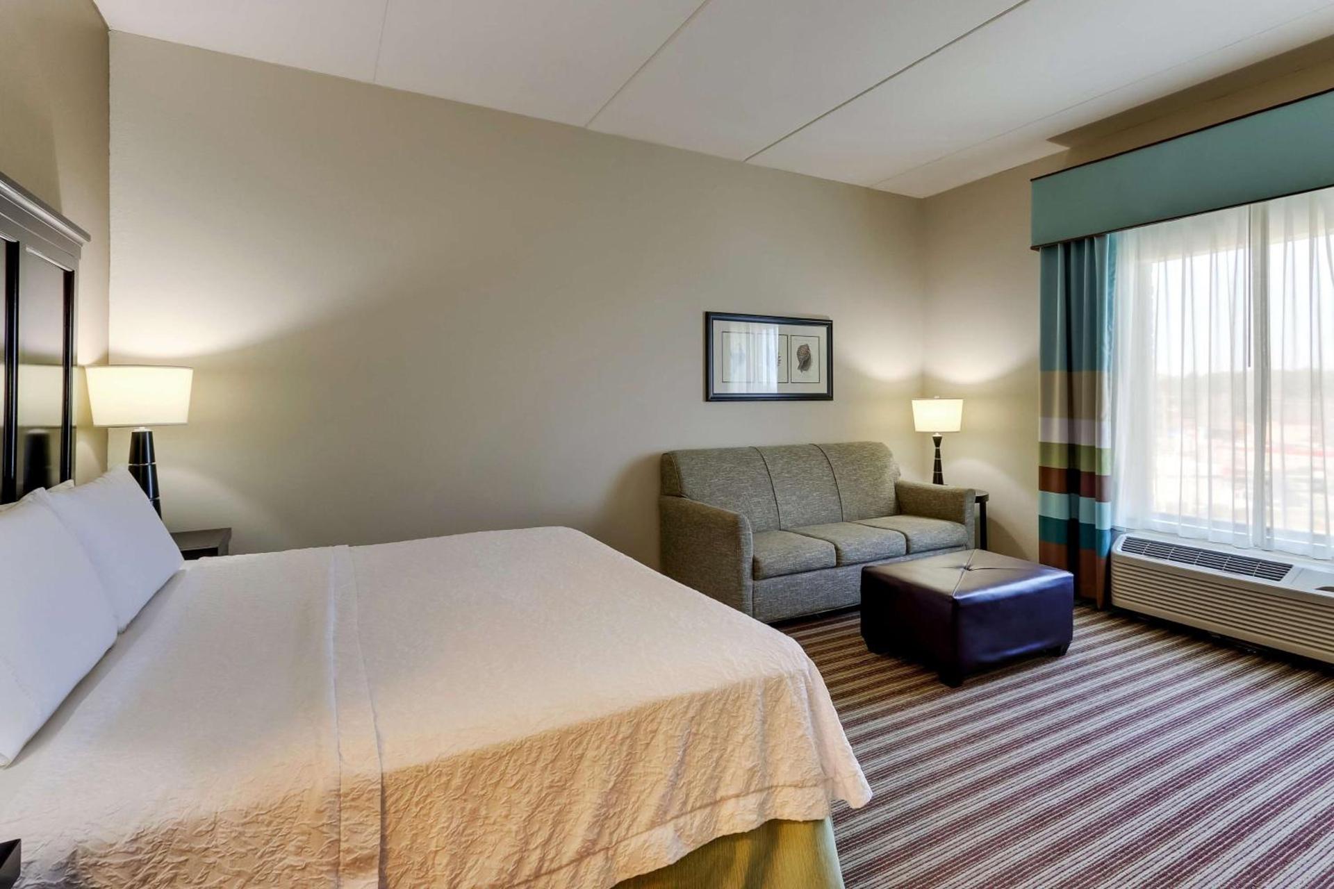 Hampton Inn and Suites Swansboro Near Camp Lejeune photo 36