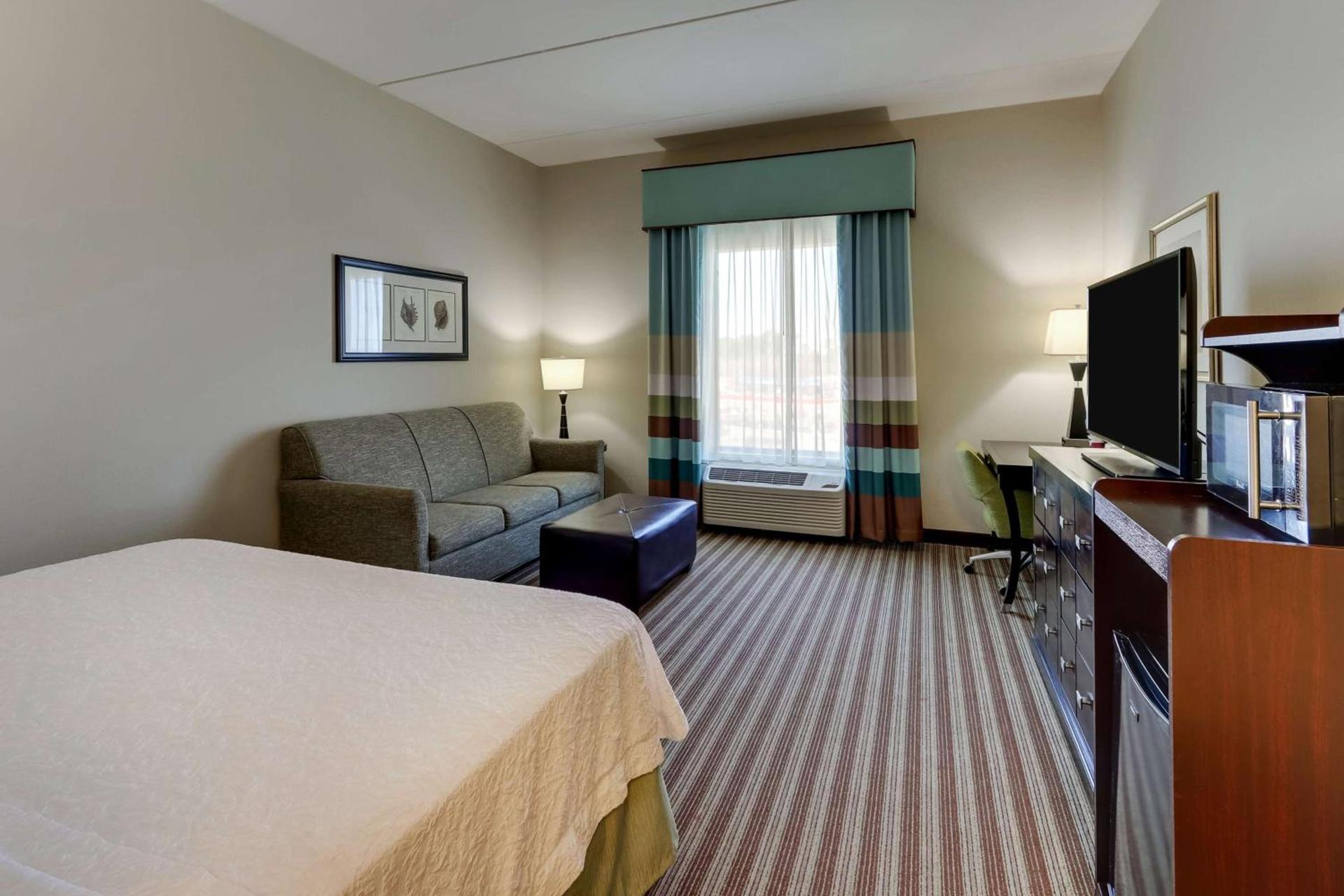 Hampton Inn and Suites Swansboro Near Camp Lejeune photo 38