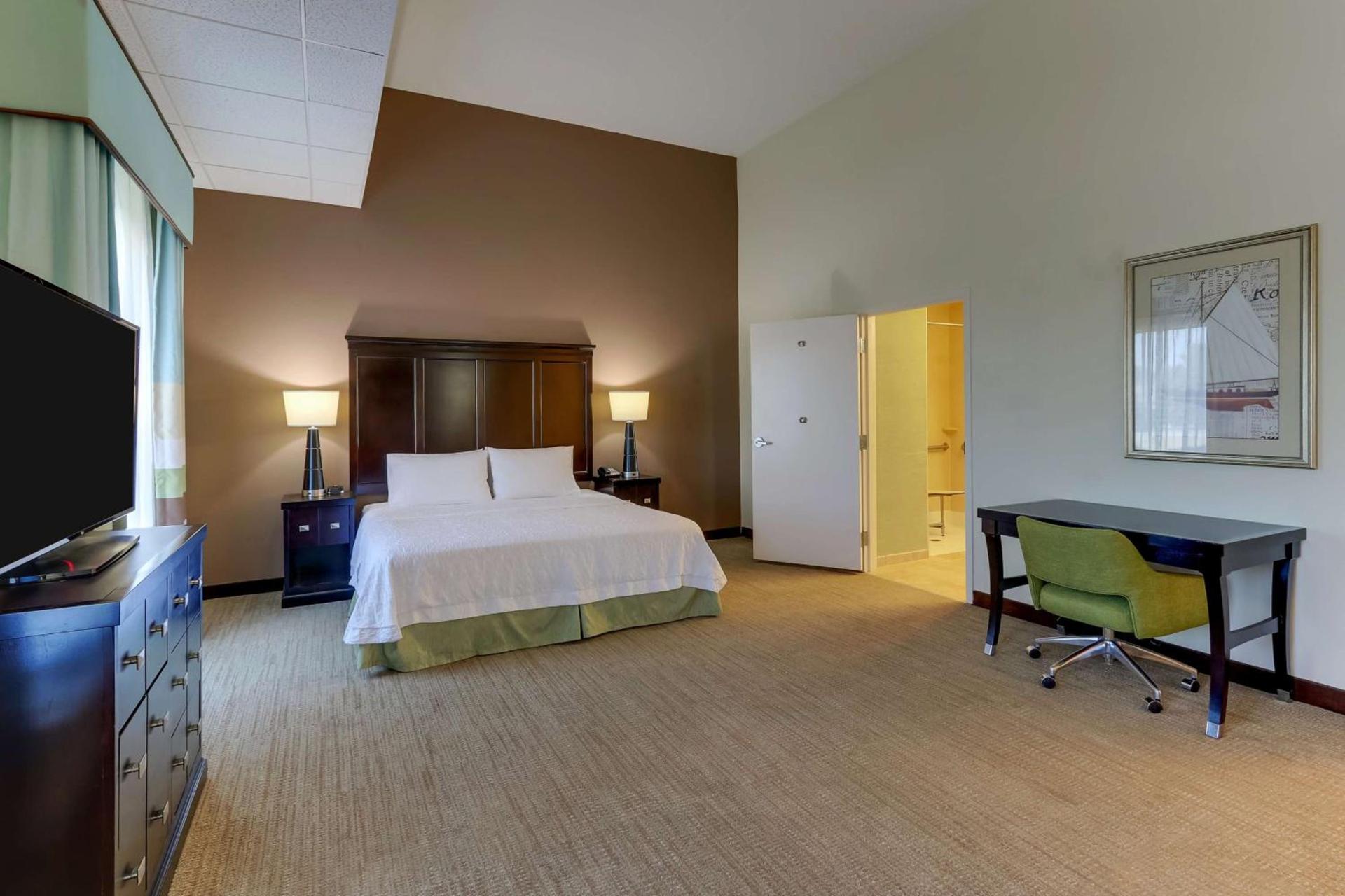 Hampton Inn and Suites Swansboro Near Camp Lejeune photo 40