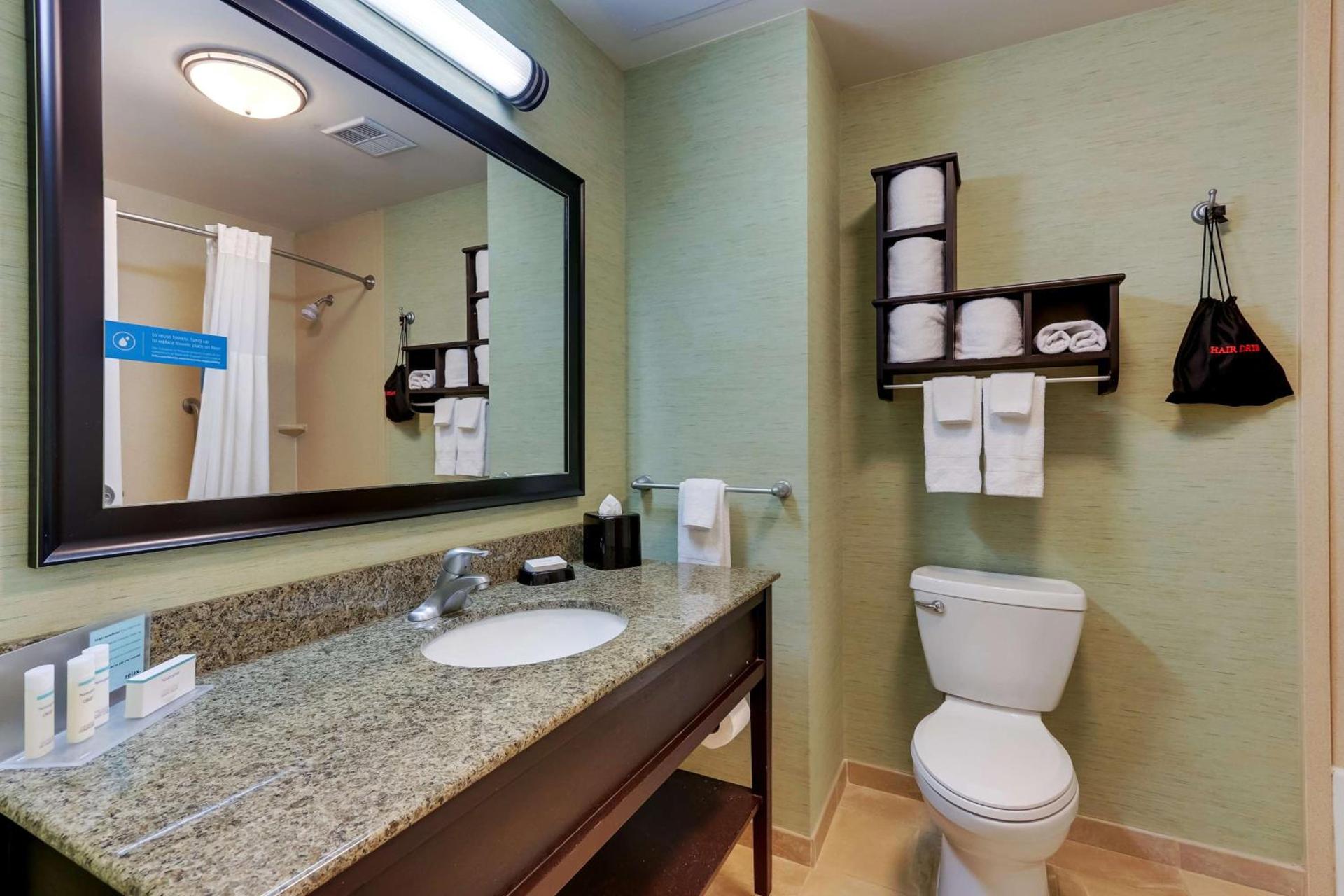 Hampton Inn and Suites Swansboro Near Camp Lejeune photo 43