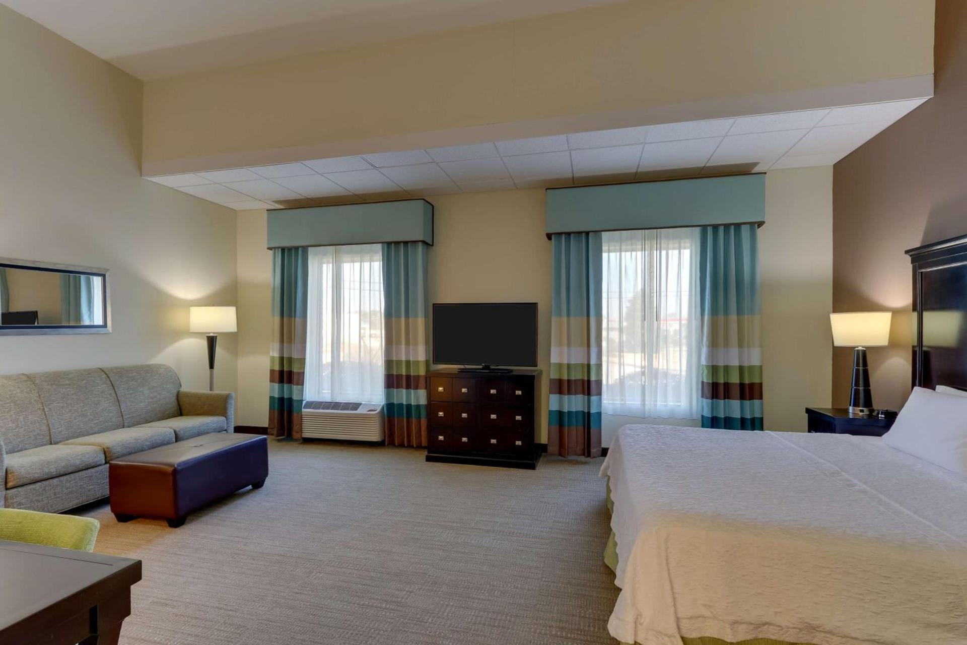 Hampton Inn and Suites Swansboro Near Camp Lejeune photo 47