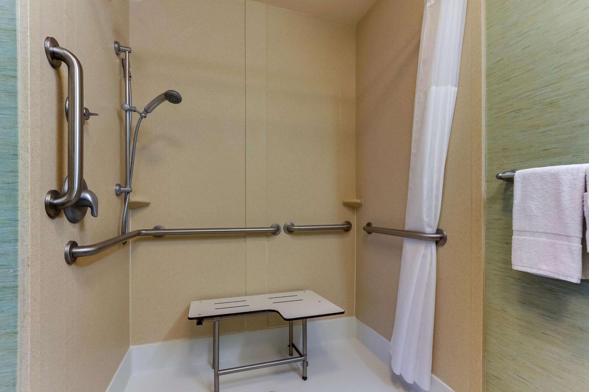 Hampton Inn and Suites Swansboro Near Camp Lejeune photo 48