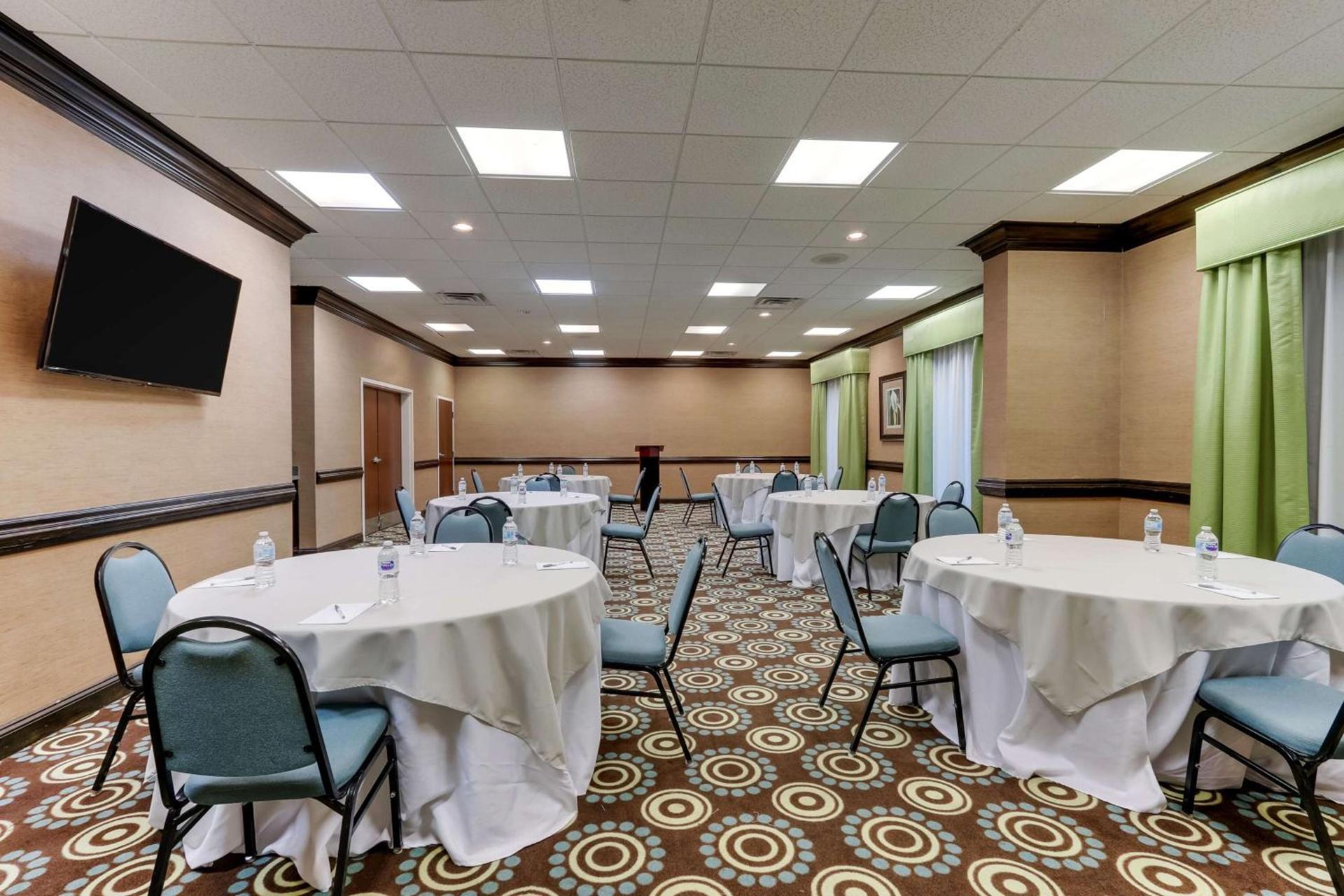 Hampton Inn and Suites Swansboro Near Camp Lejeune photo 51