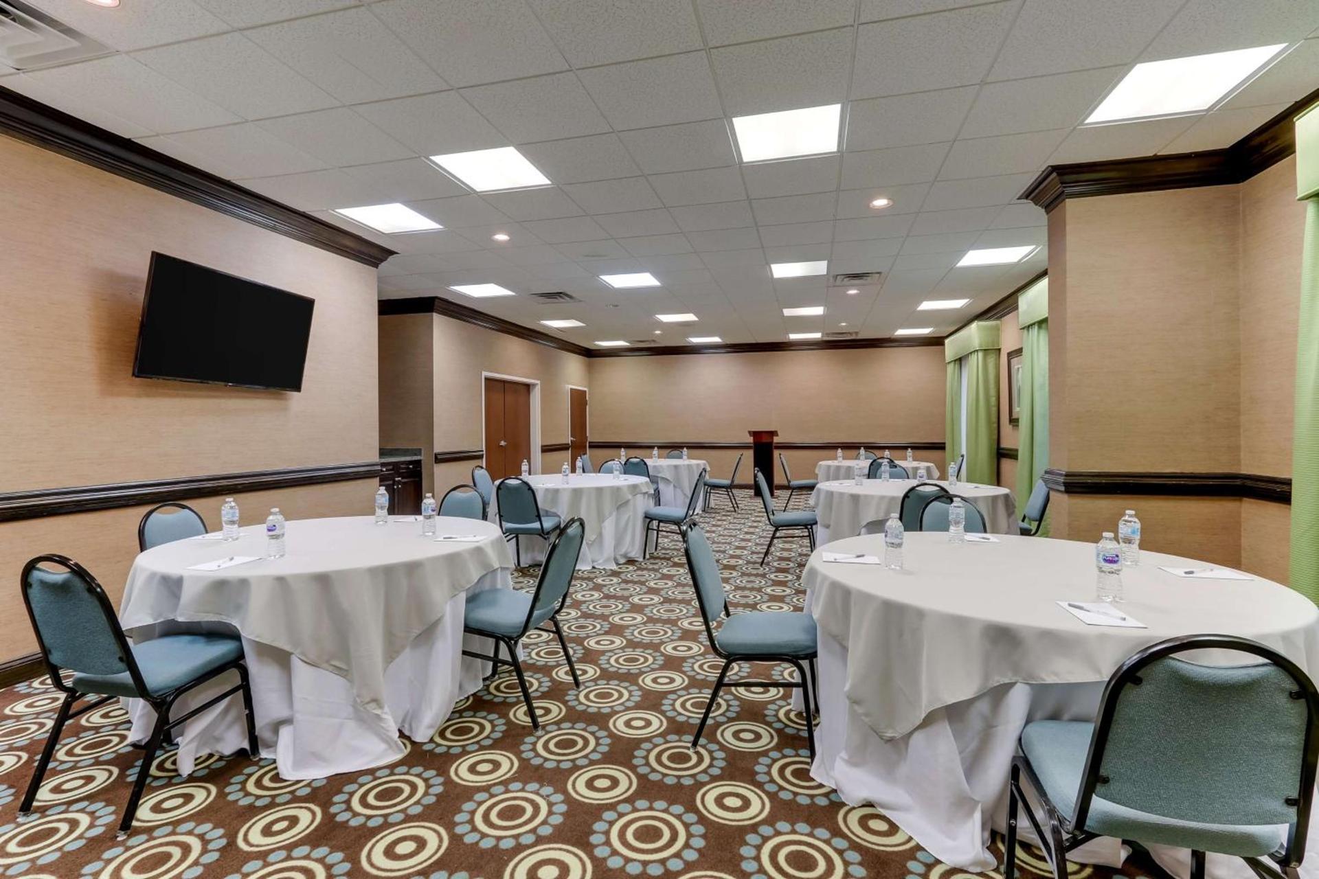 Hampton Inn and Suites Swansboro Near Camp Lejeune photo 52