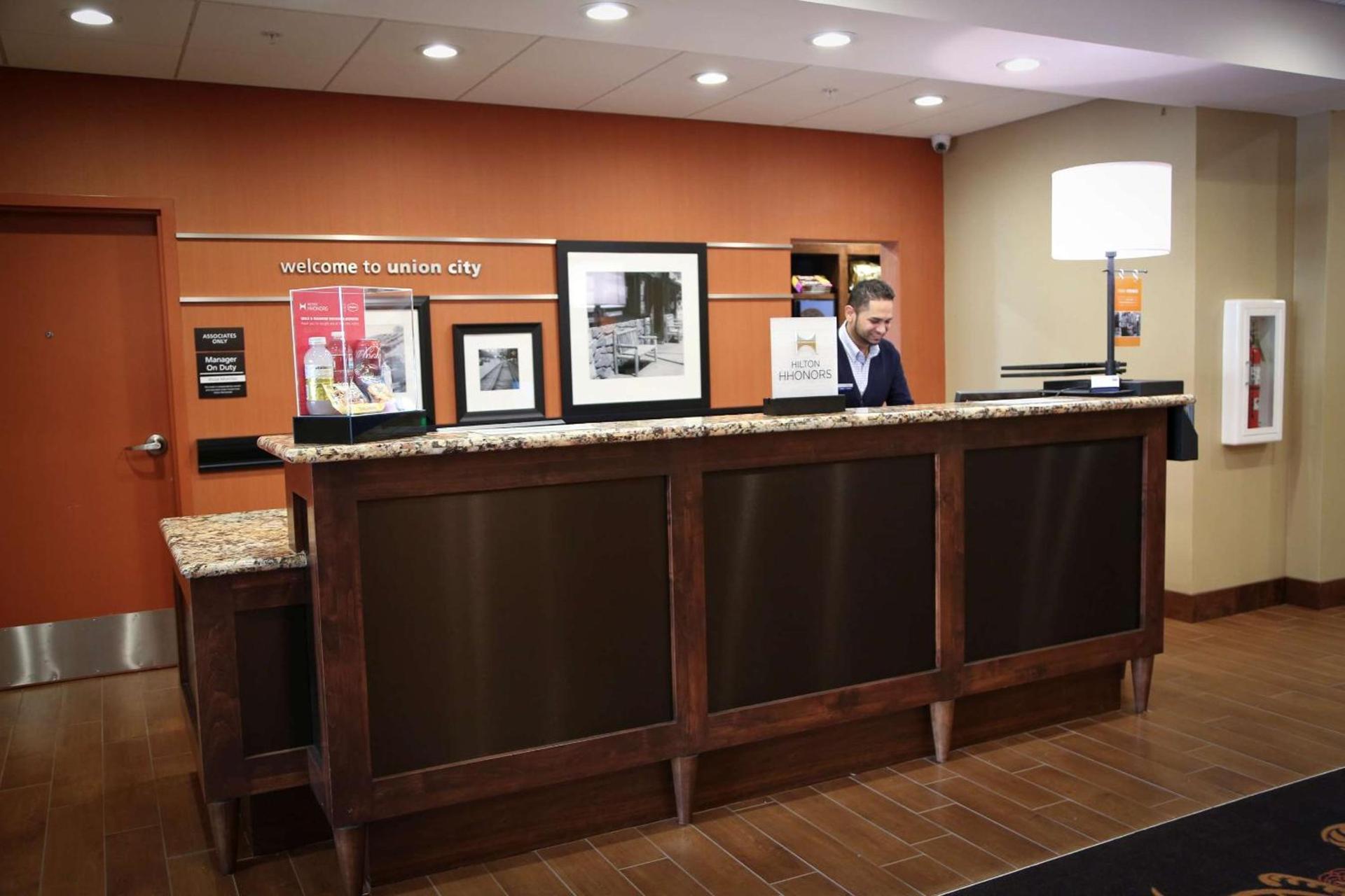 Hampton Inn Union City photo 2