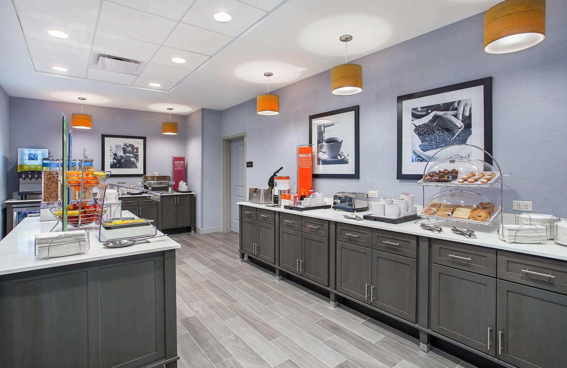 Hampton Inn Vincennes photo 9