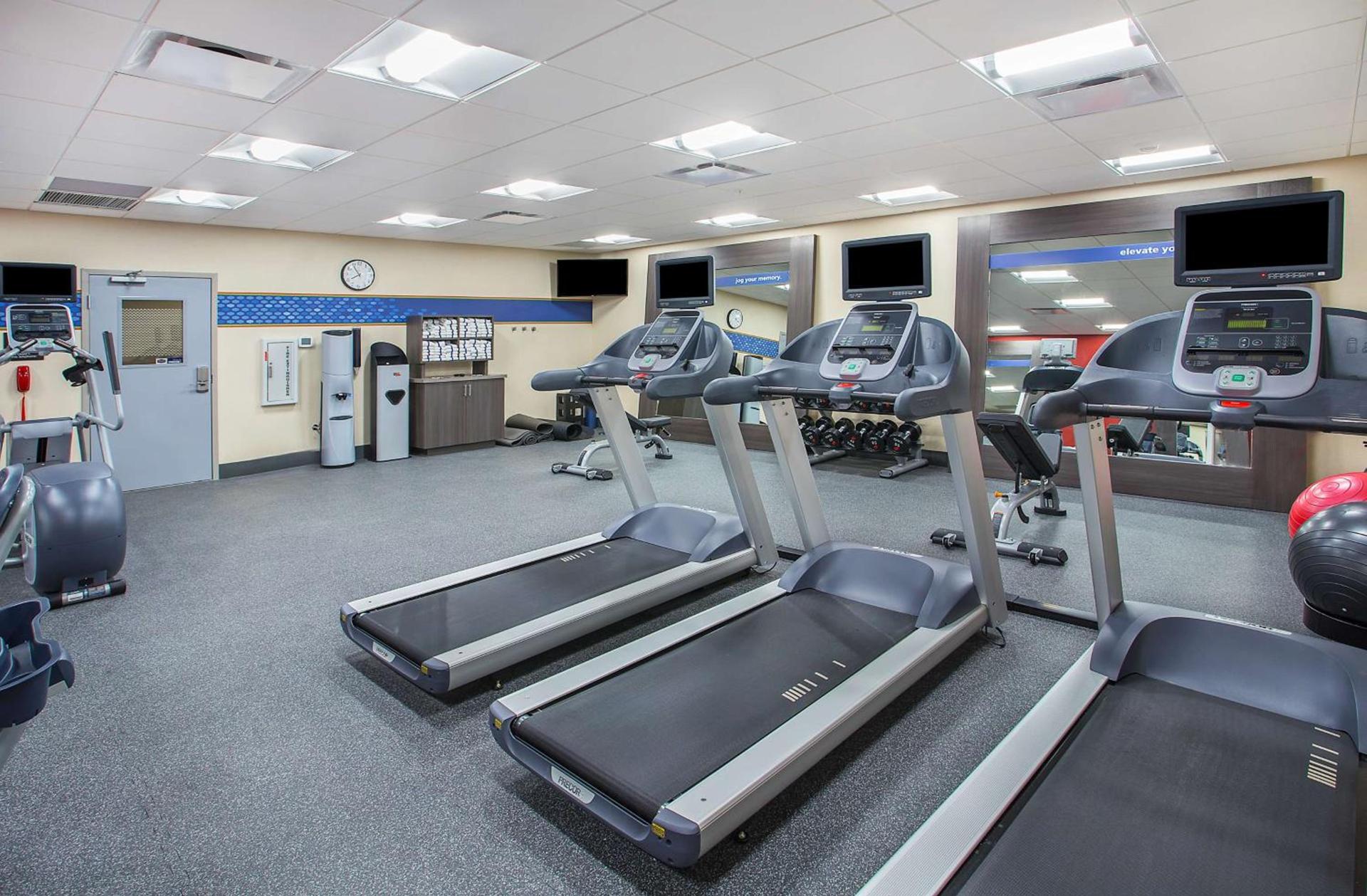 Hampton Inn Vincennes photo 12