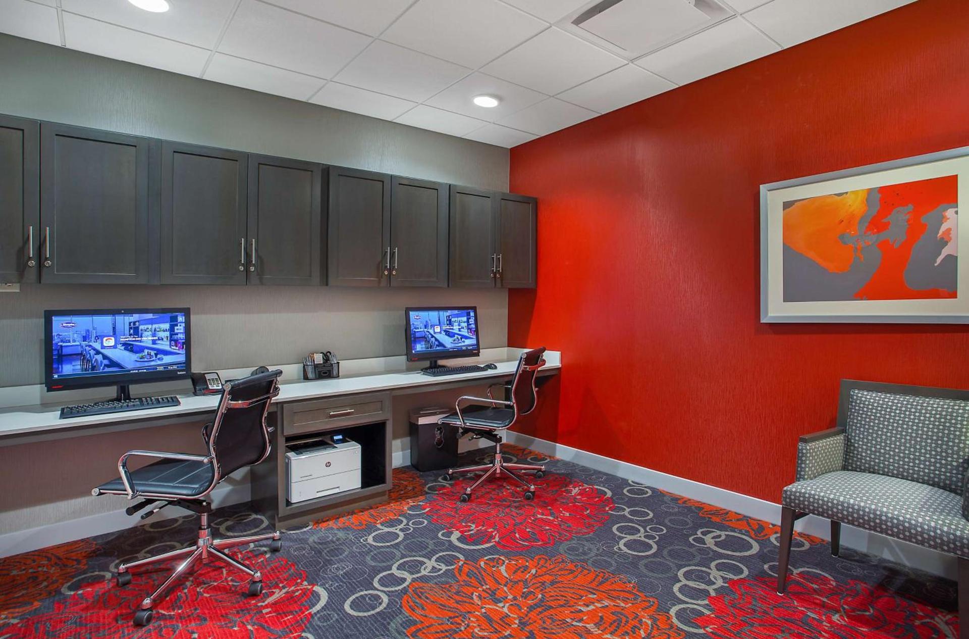 Hampton Inn Vincennes photo 33