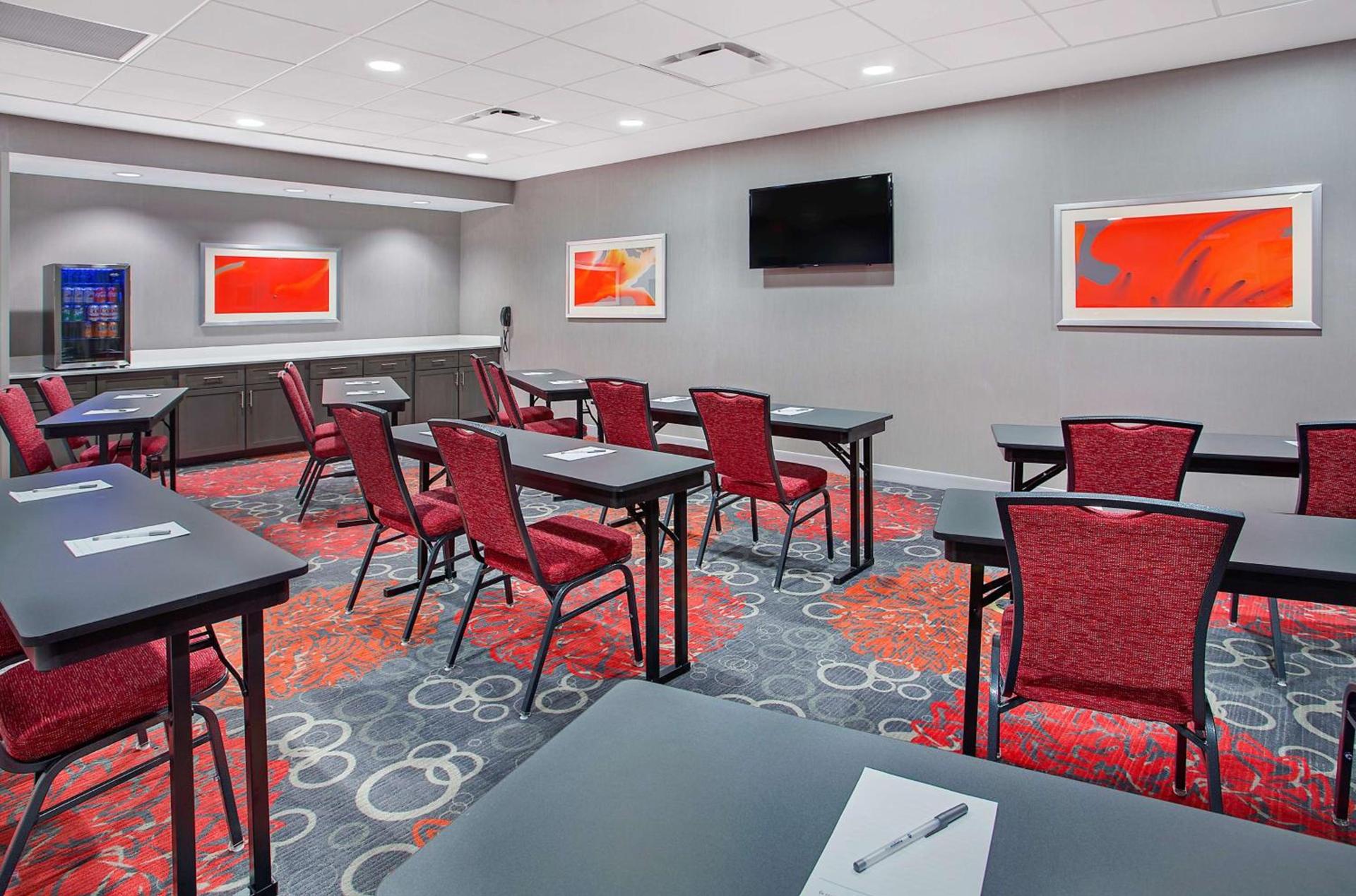 Hampton Inn Vincennes photo 32