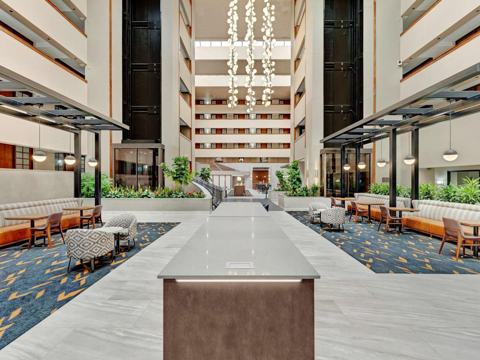 Embassy Suites by Hilton Oklahoma City Will Rogers Airport photo 2