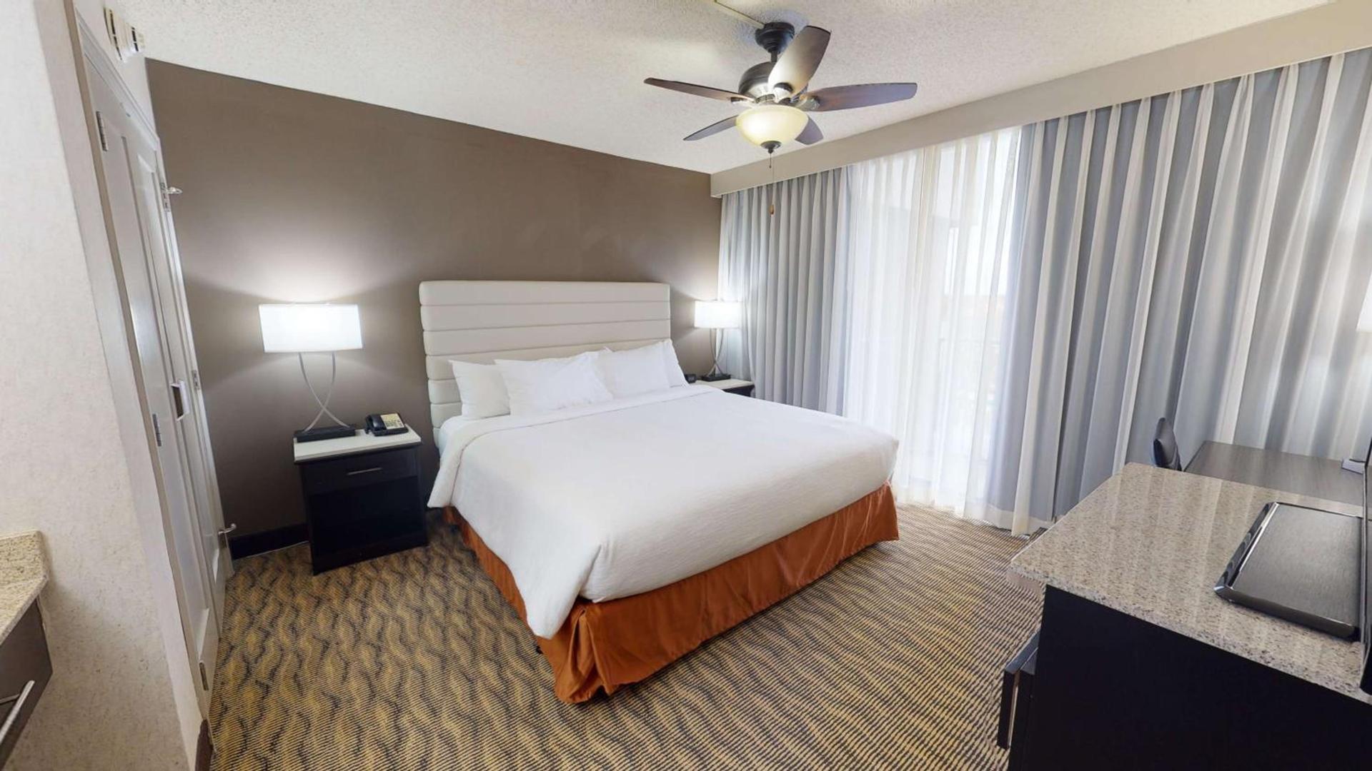 Embassy Suites by Hilton Oklahoma City Will Rogers Airport photo 13
