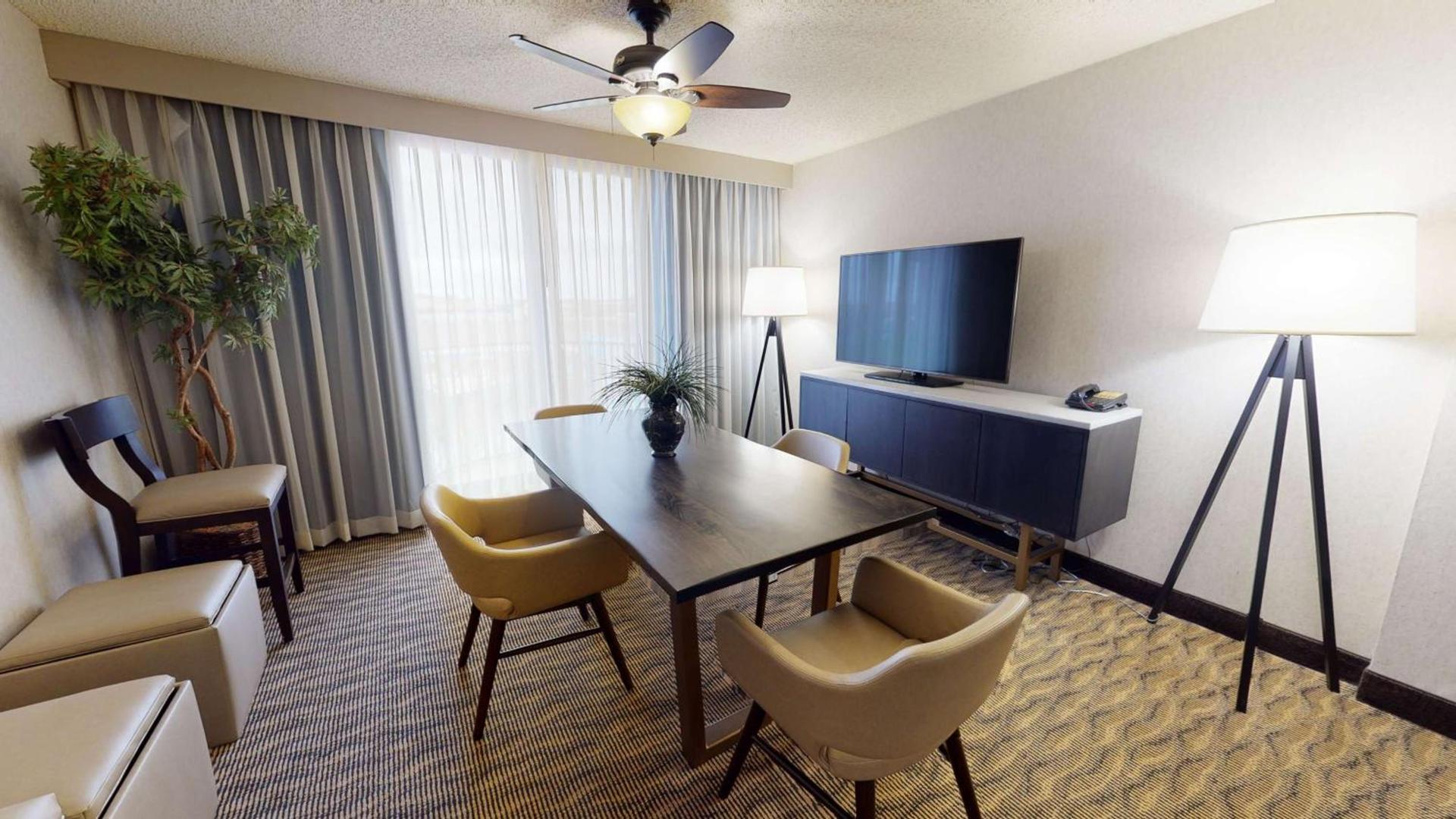 Embassy Suites by Hilton Oklahoma City Will Rogers Airport photo 14