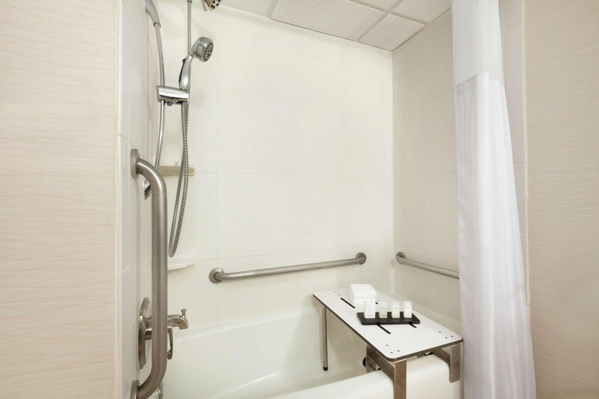 Embassy Suites by Hilton Oklahoma City Will Rogers Airport photo 22