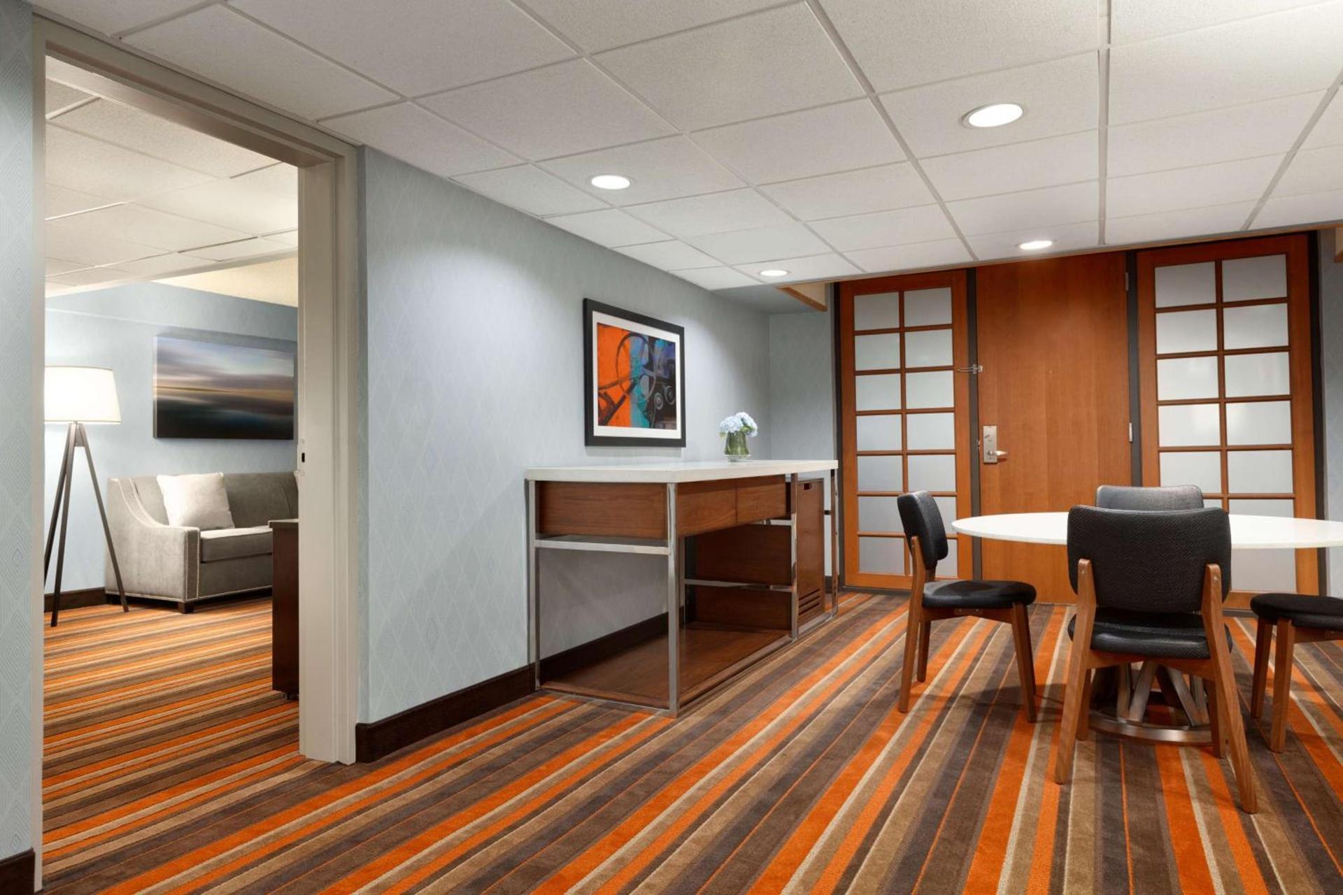 Embassy Suites by Hilton Oklahoma City Will Rogers Airport photo 27