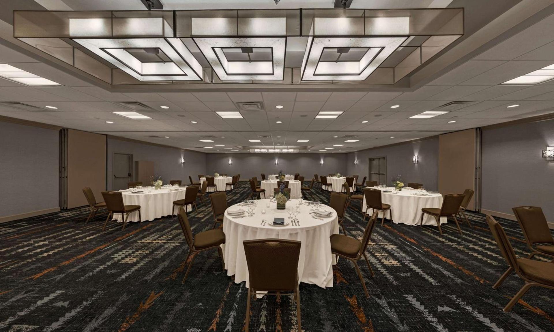 Embassy Suites by Hilton Oklahoma City Will Rogers Airport photo 29