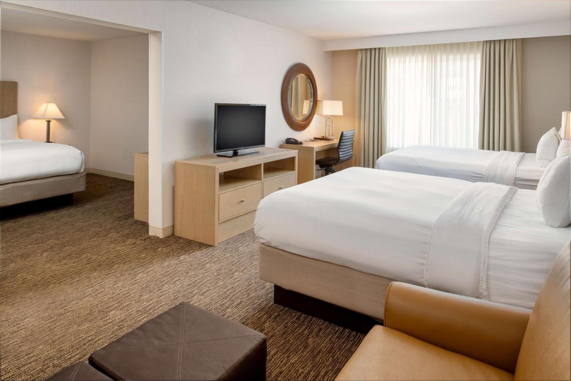 DoubleTree by Hilton Olympia photo 11