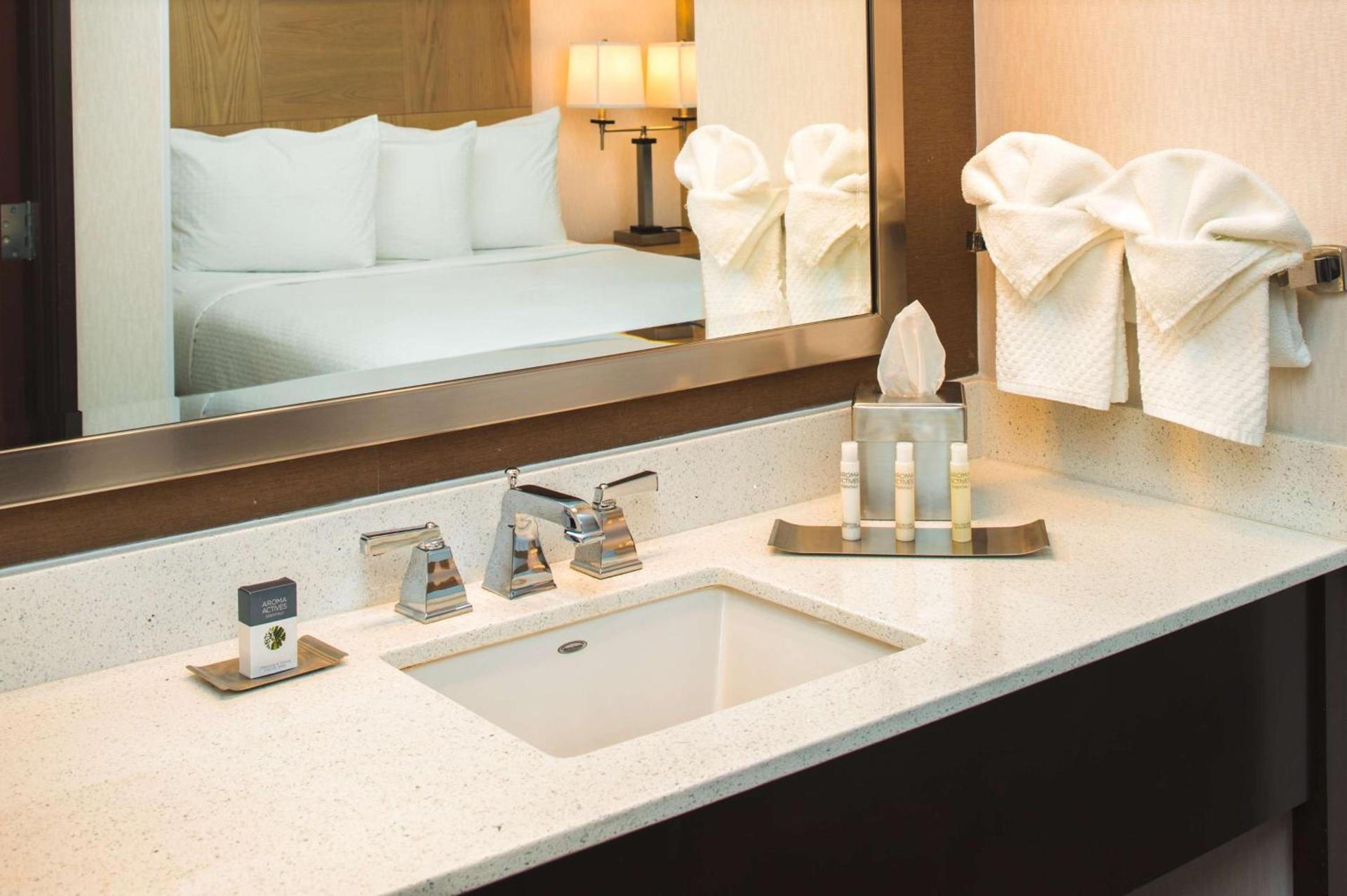DoubleTree by Hilton Olympia photo 23