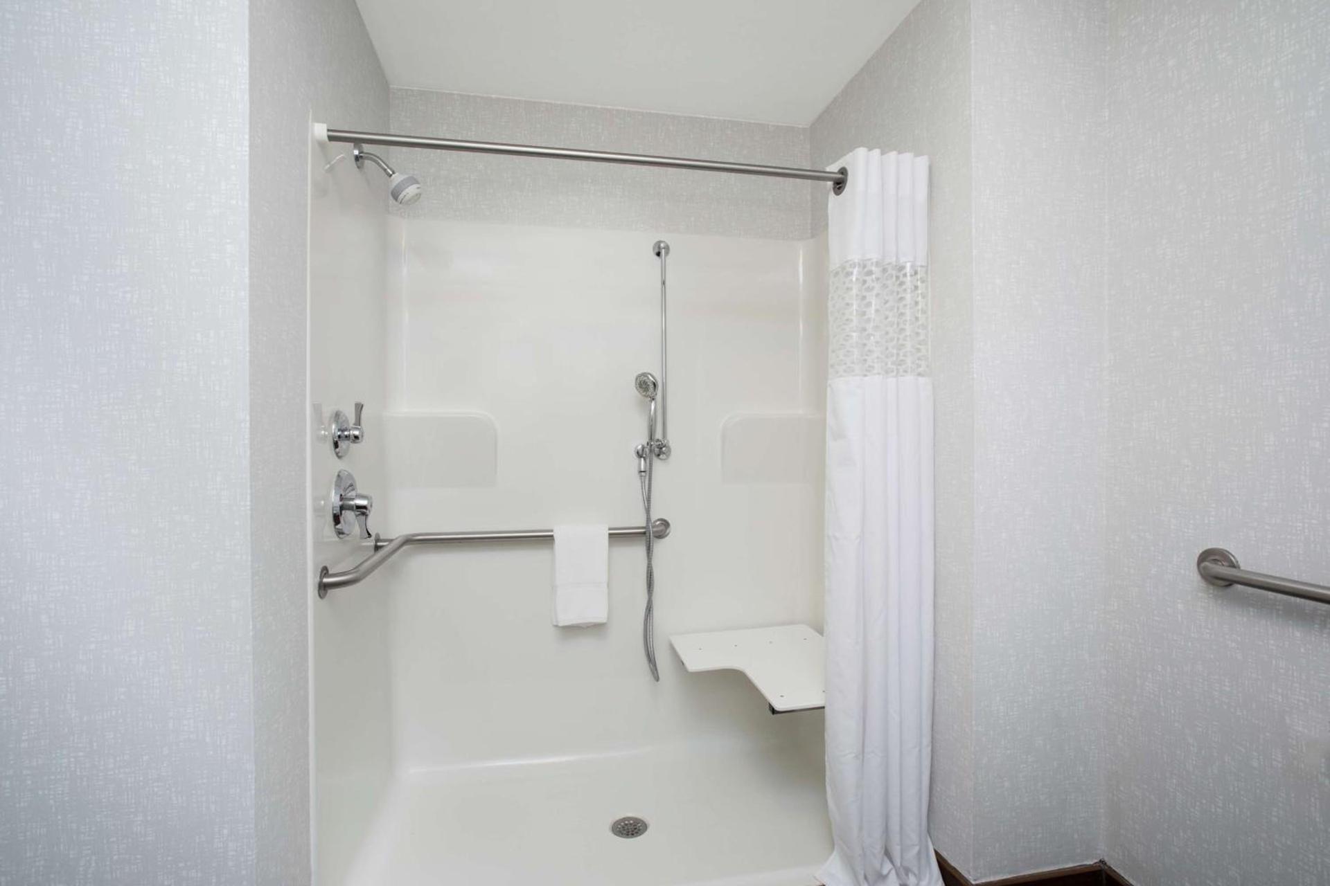 Hampton Inn Bellevue photo 30