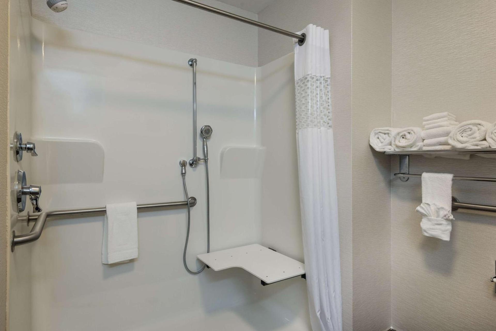 Hampton Inn Bellevue photo 31